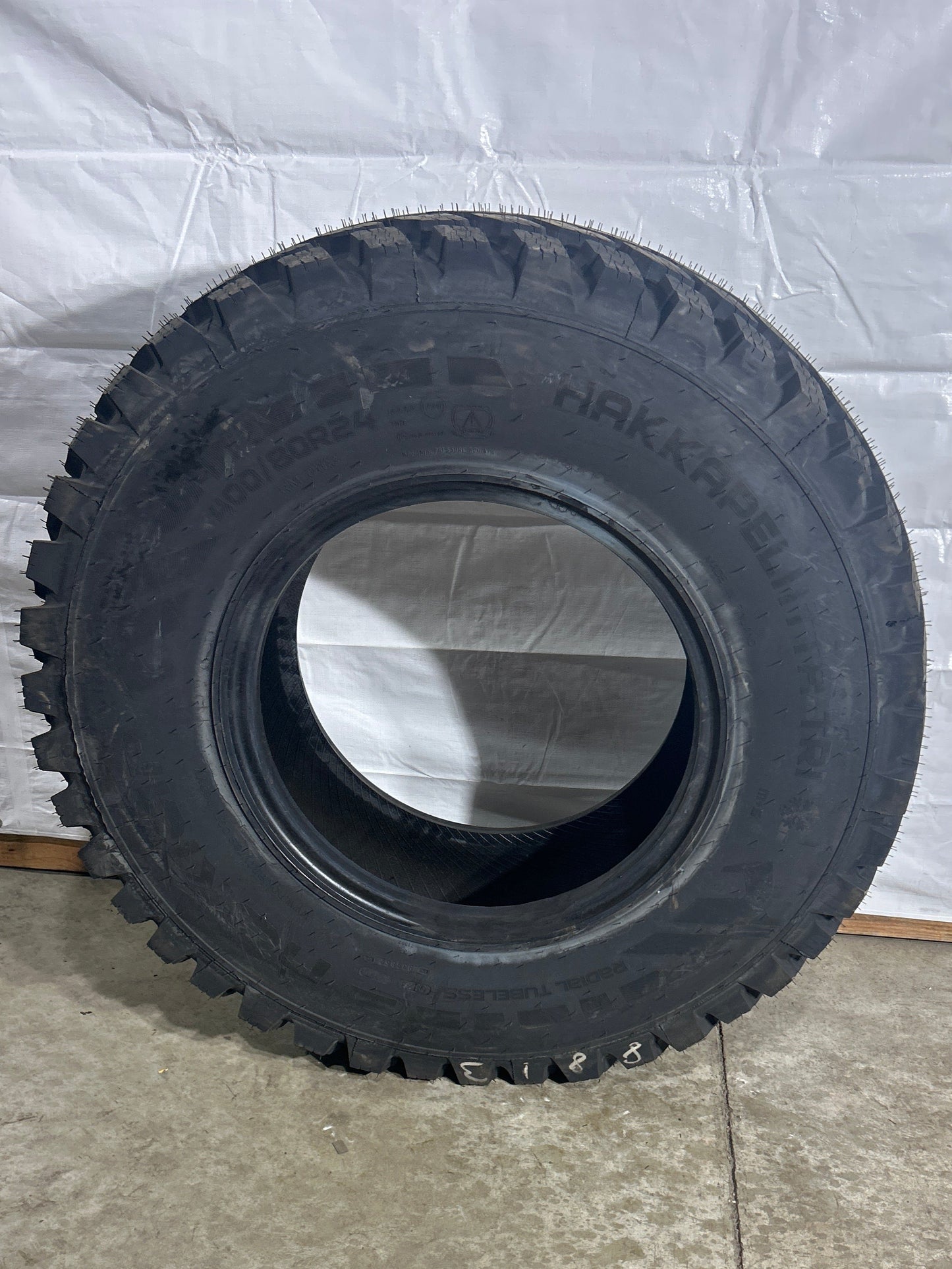 400/80R24 NOKIAN HAKKAPELIITTA TRI R3