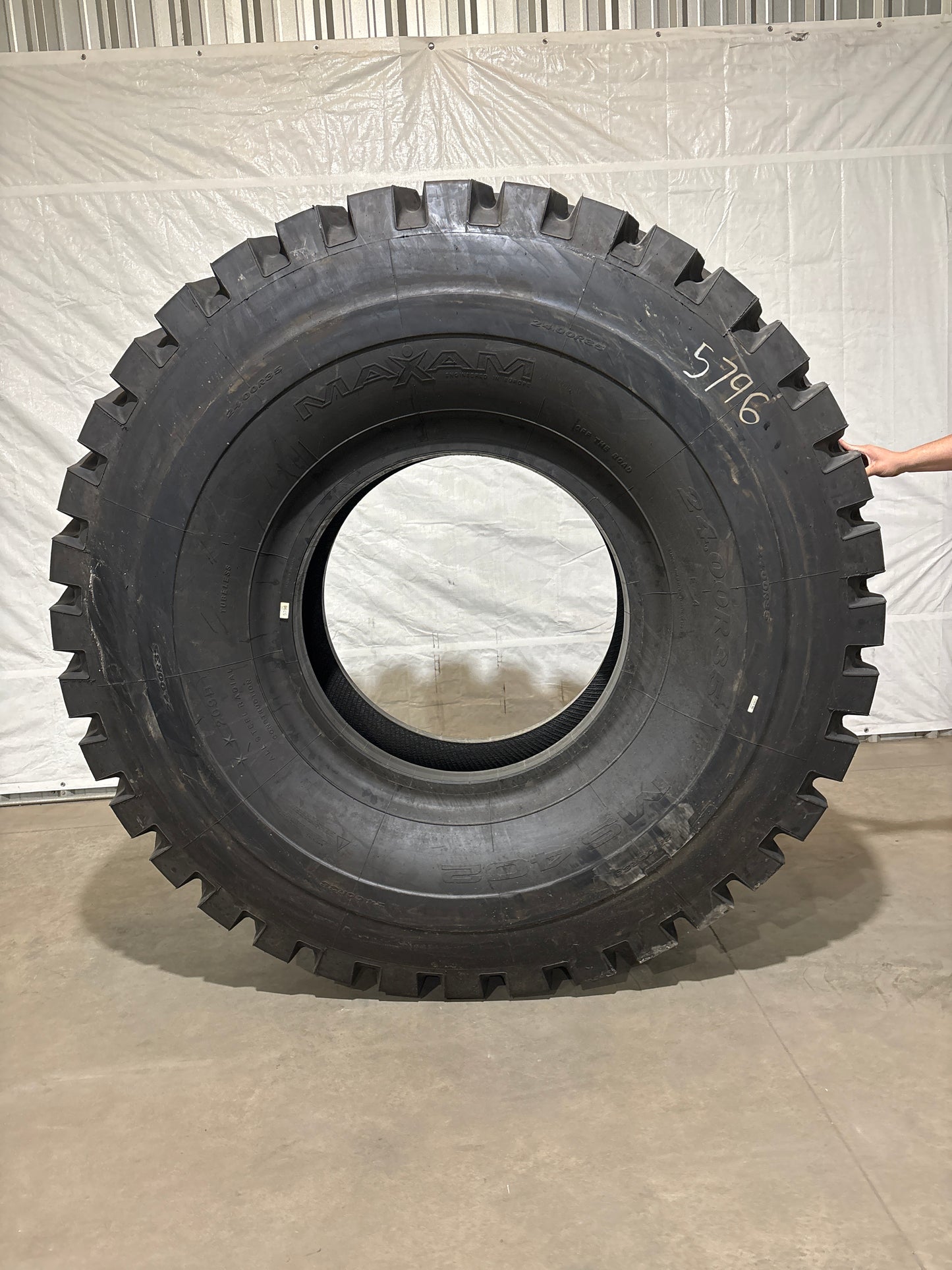24.00R35 MAXAM MS 402 #5796