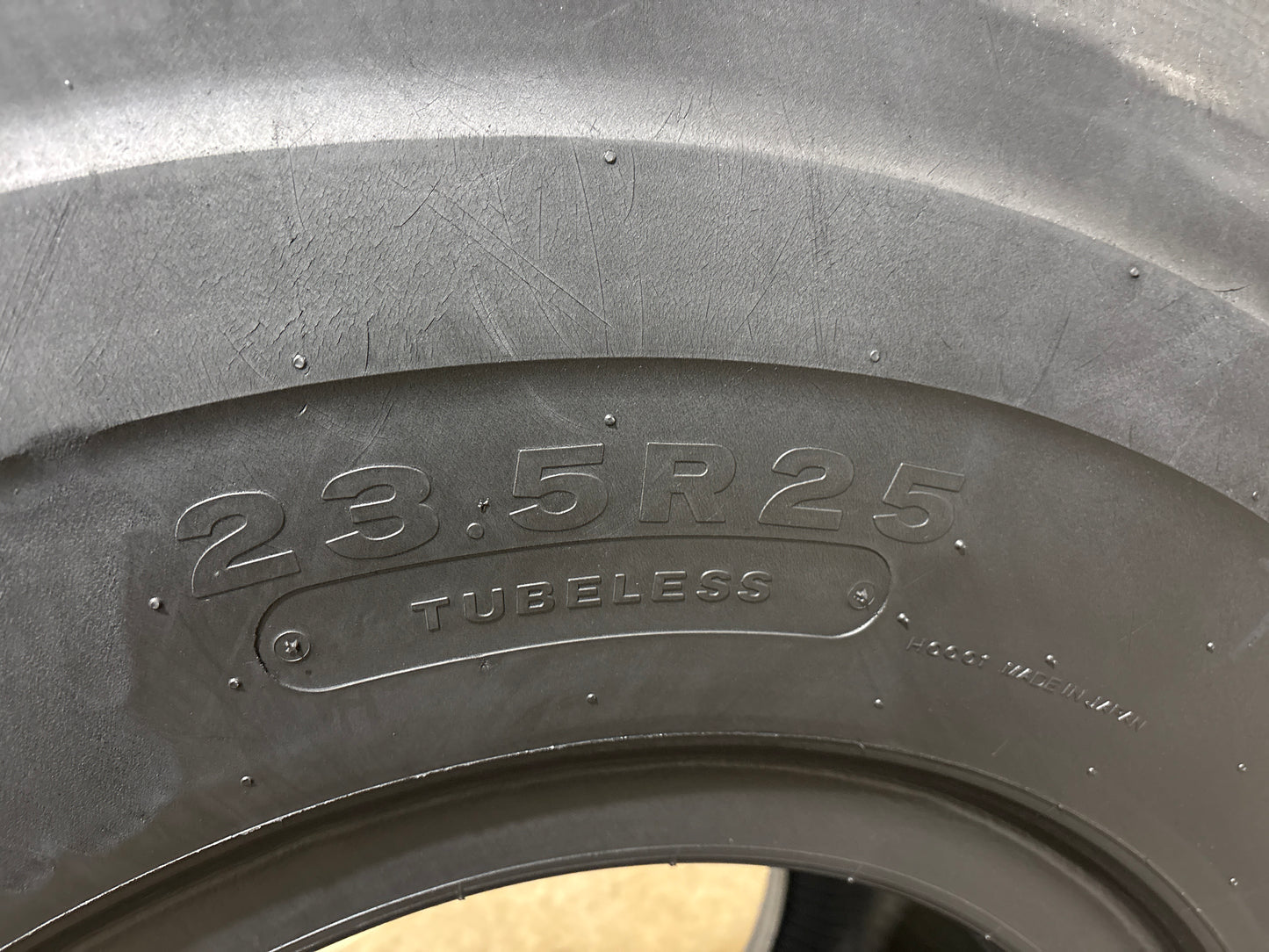 23.5R25 BRIDGESTONE V-STEEL L-TRACTION #5763