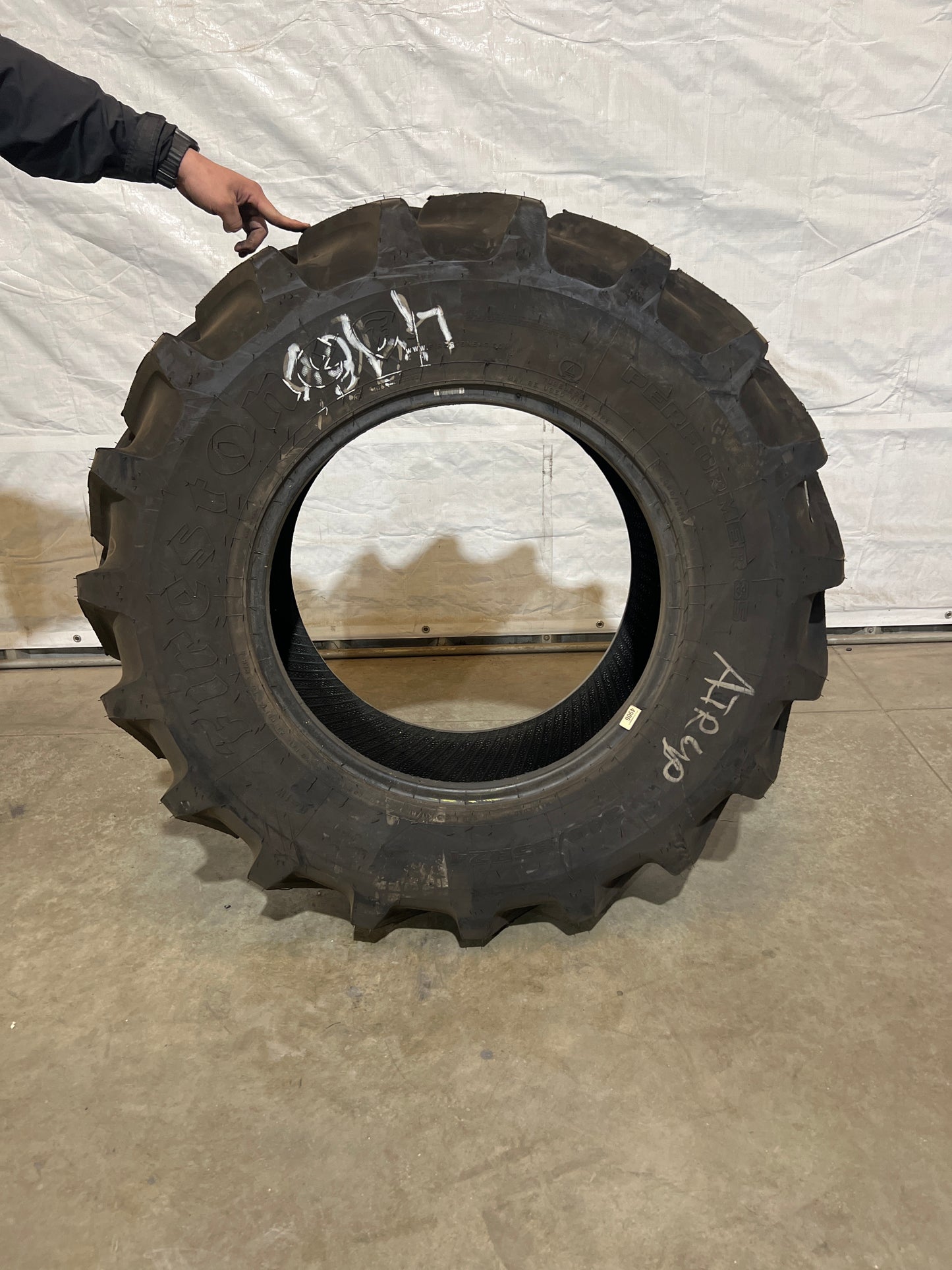 13.00-24 FIRESTONE SUPER GROUND GRIP #4986