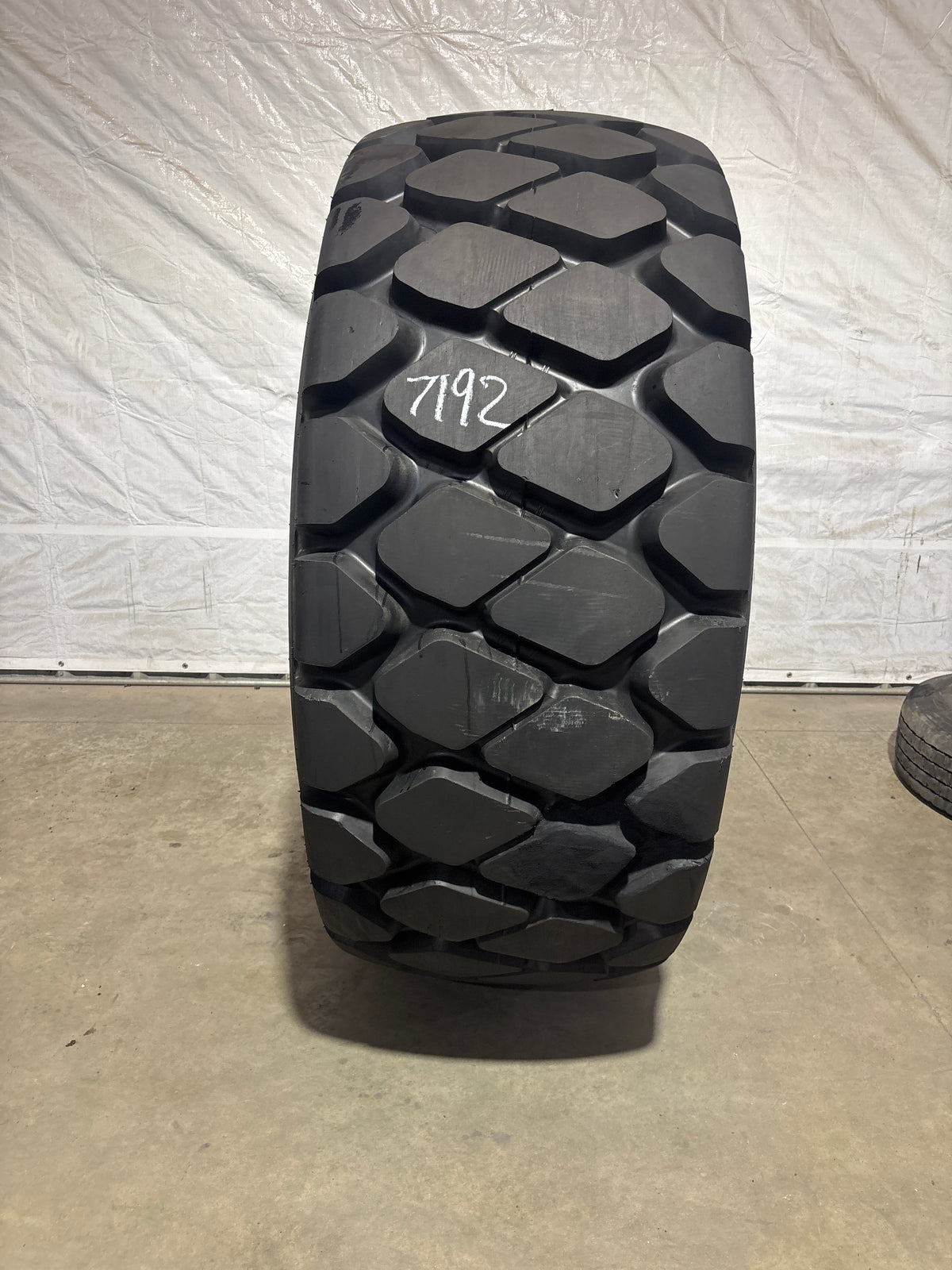 20.5R25 BRIDGESTONE V-STEEL M-TRACTION #7192