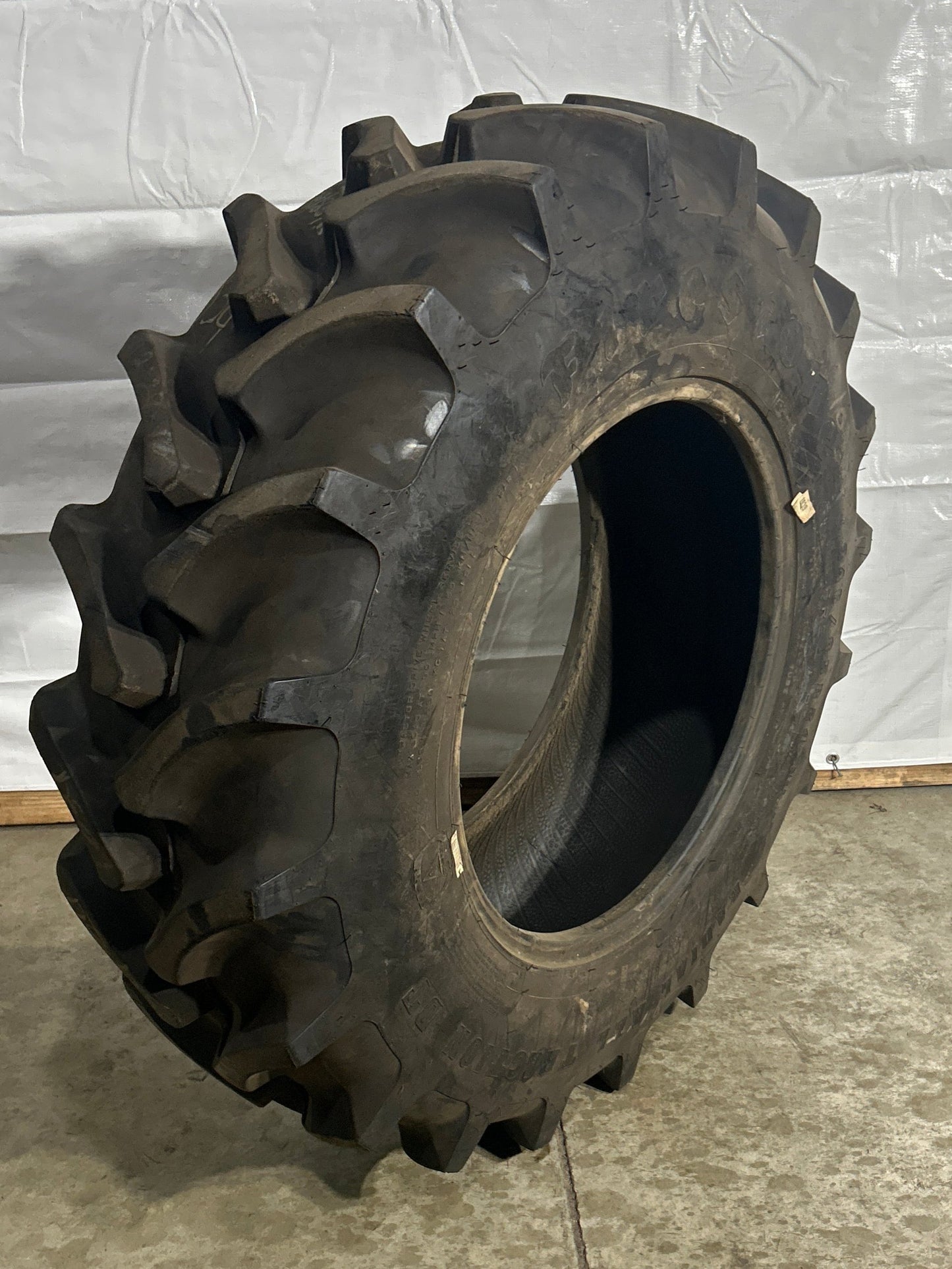 340/85R24 (13.6R24) FIRESTONE RADIAL ALL TRACTION