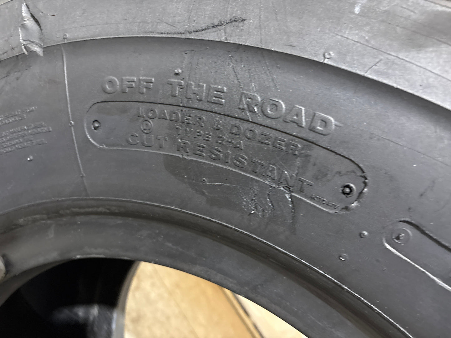 20.5R25 BRIDGESTONE V-STEEL M-TRACTION #5962