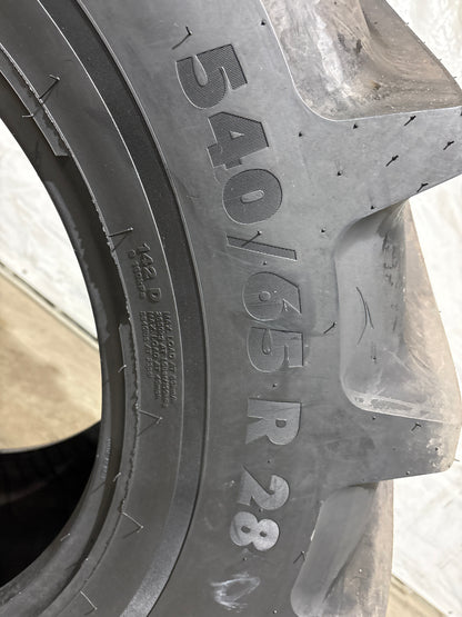 540/65R28 VREDESTEIN TRAXION 65 R-1W AGRICULTURAL DEEP TREAD #5688