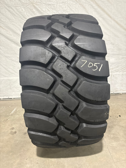 875/65R29 GOODYEAR UNI-STEEL GP-4D HI-STAB #7051