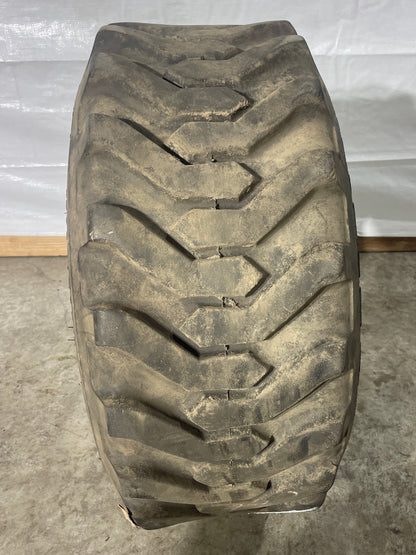 10-16.5 TITAN TRAC LOADER (260/70-16.5)