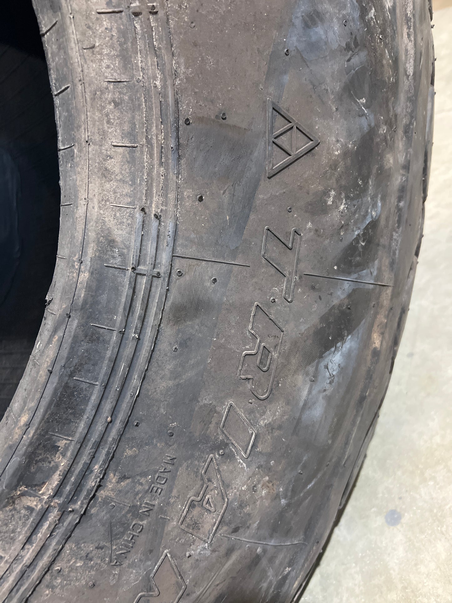 23.1-26 TRIANGLE INDUSTRIAL TRACTION #5492