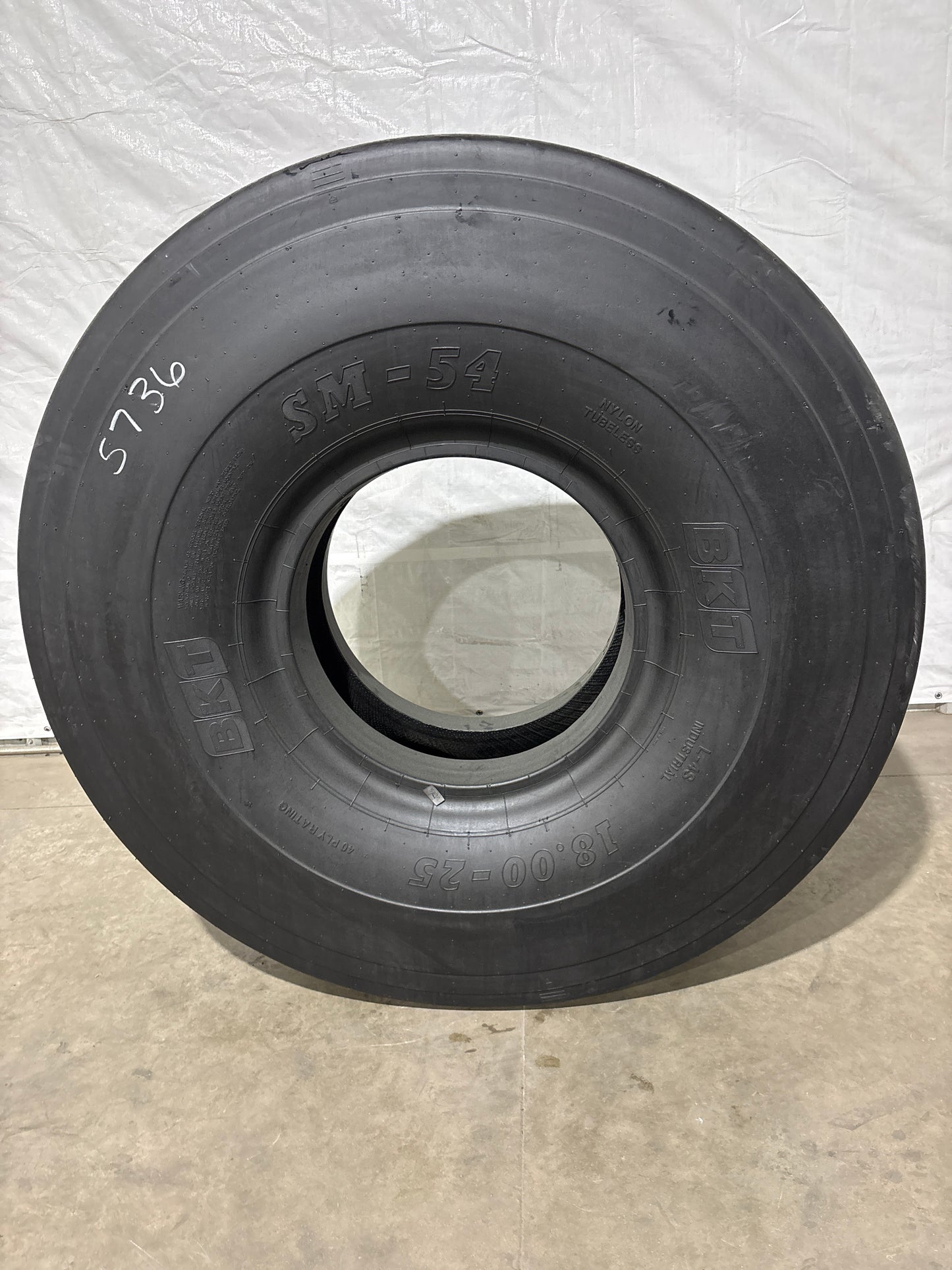 18.00-25 BKT SM-54 40 PLY TIRE #5736