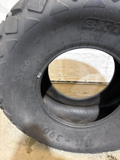 23.1-26 BKT TR-390 #5560