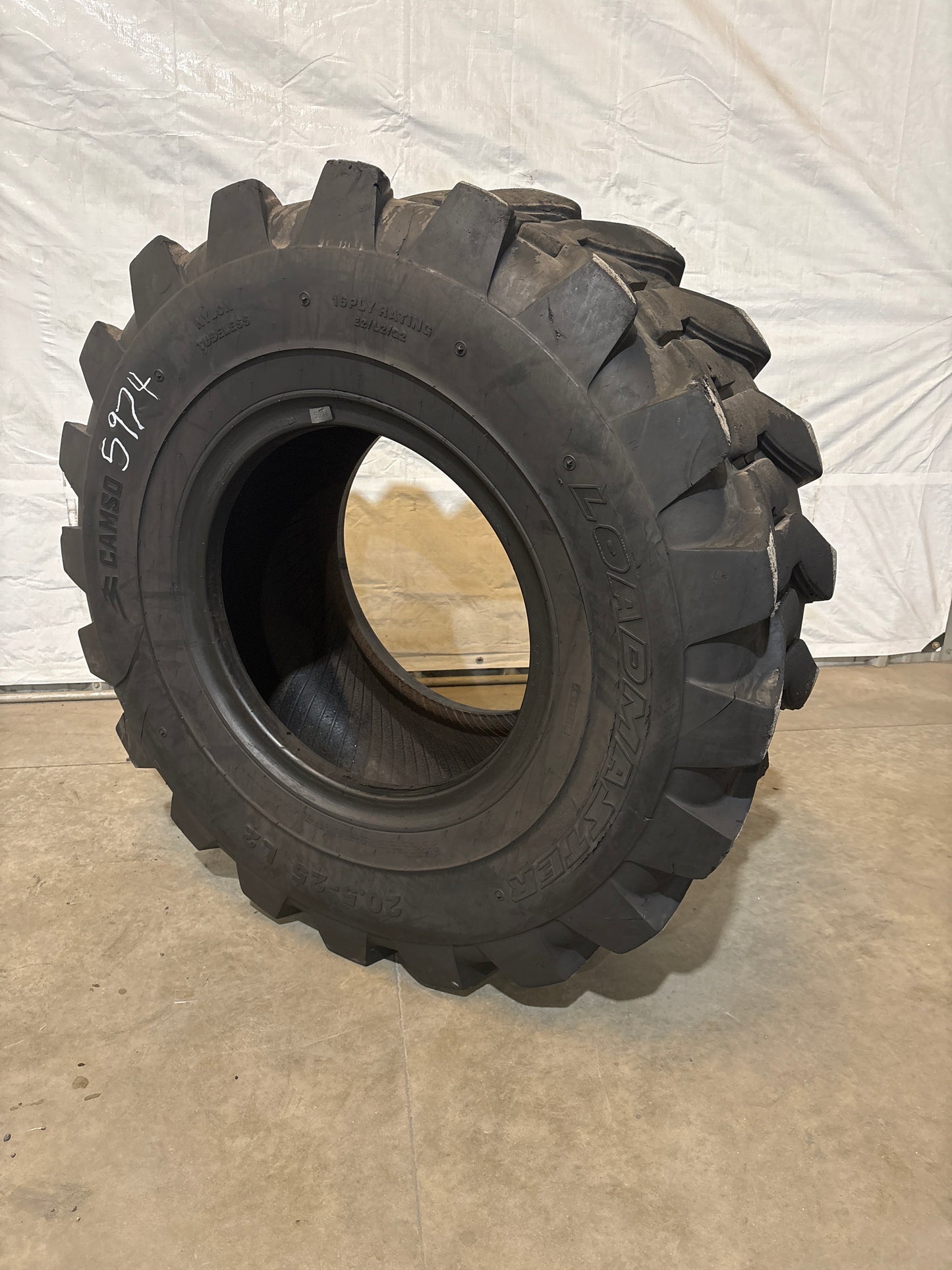 20.5-25 CAMSO LOAD MASTER #5924