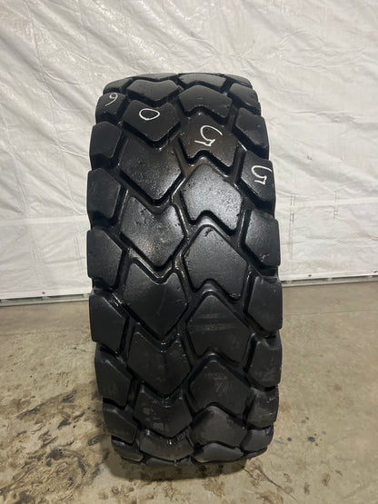 20.5R25 TITAN MXL #5506