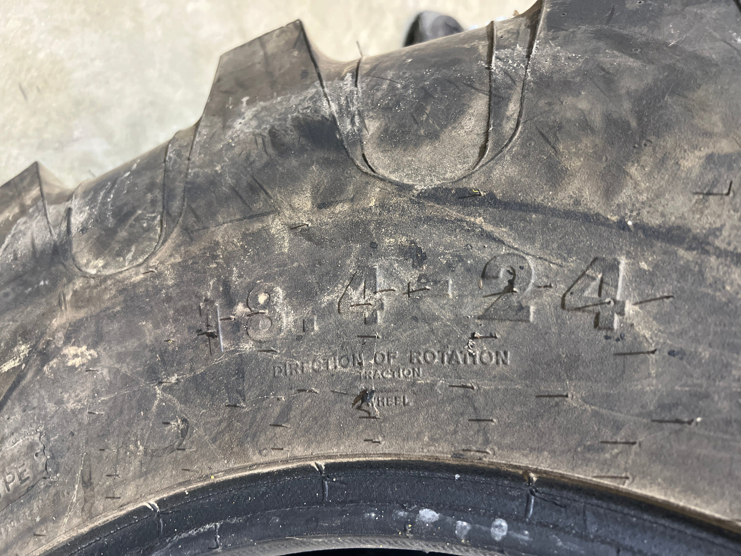 18.4-24 Titan INDUSTRIAL TRACTOR LUG TL #5260