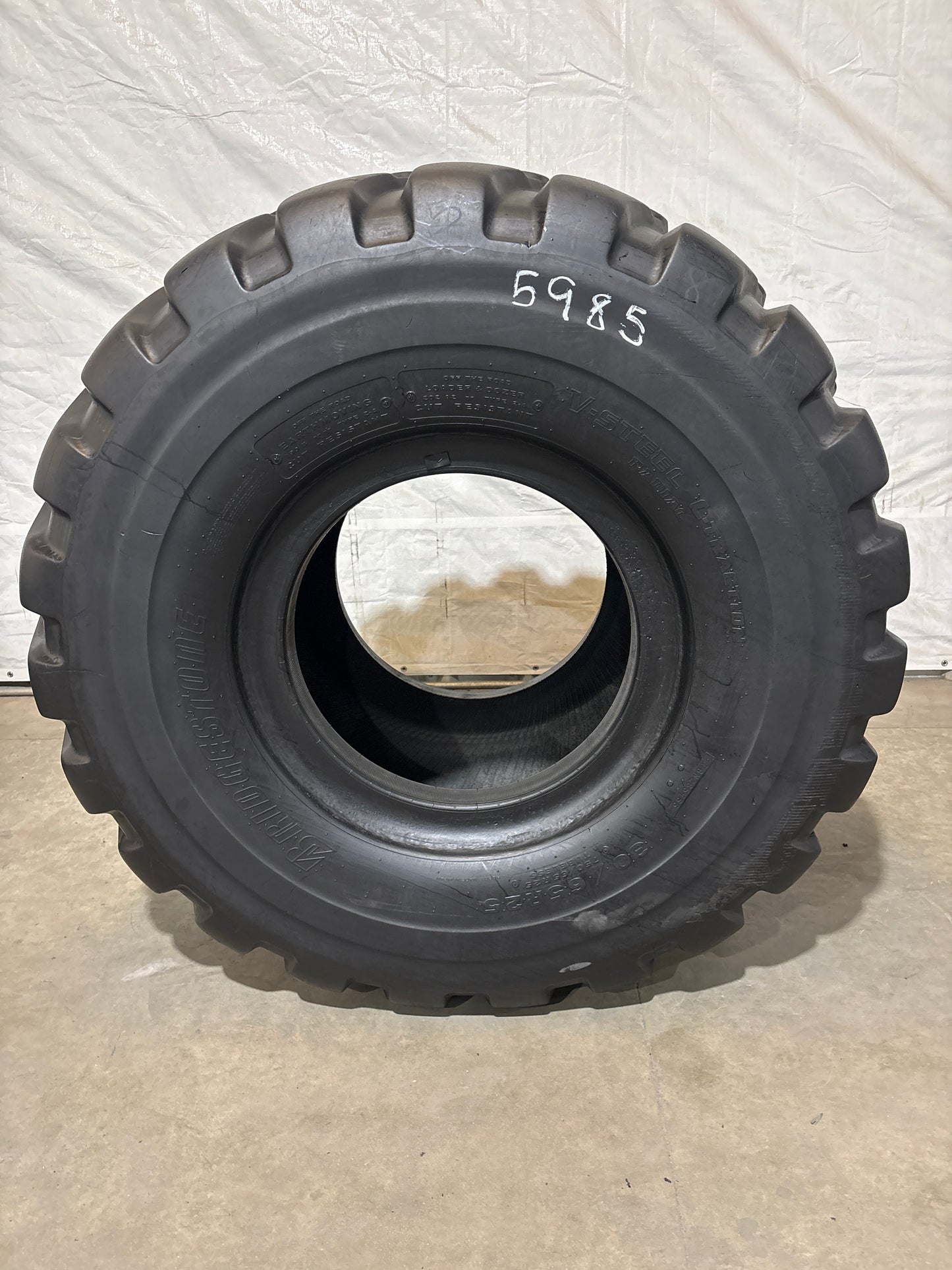 30/65R25 (750/65R25) BRIDGESTONE V-STEEL L-TRACTION (VLT) #5985
