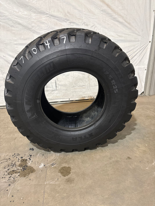 17.5R25 MICHELIN XTLA LOADER/DOZER TIRE #7047