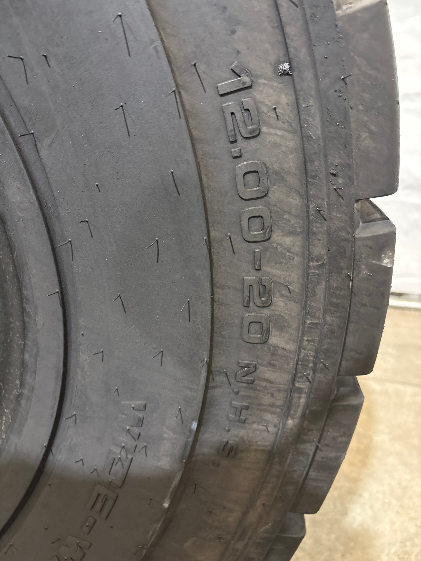 12.00-20 SOLIDEAL WIDEWALL HAULER LT INDUSTRIAL PNEUMATIC TIRE #5754