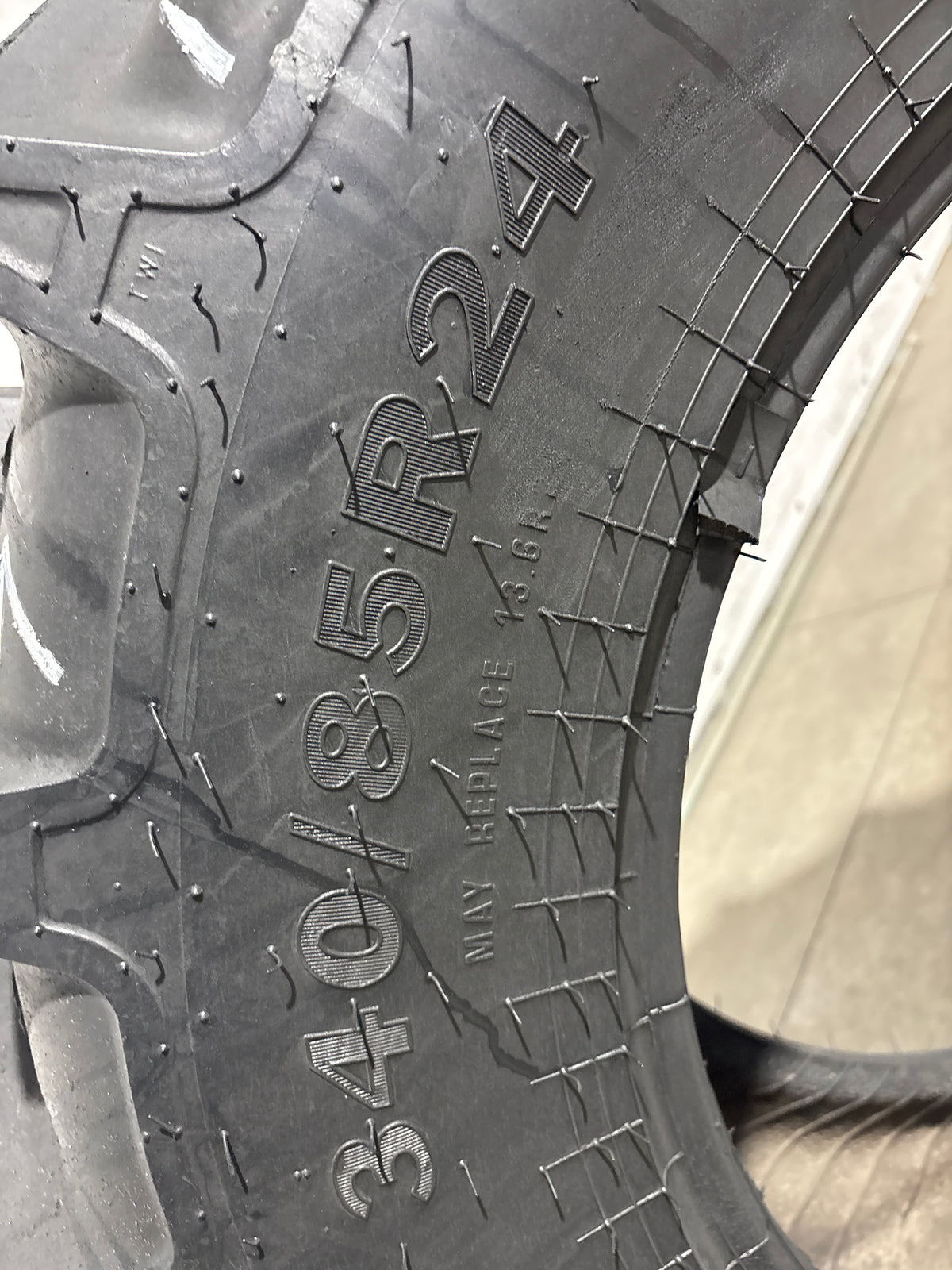 340/85R24 (REPLACES 13.6R24) ALLIANCE FARM PRO II #7151