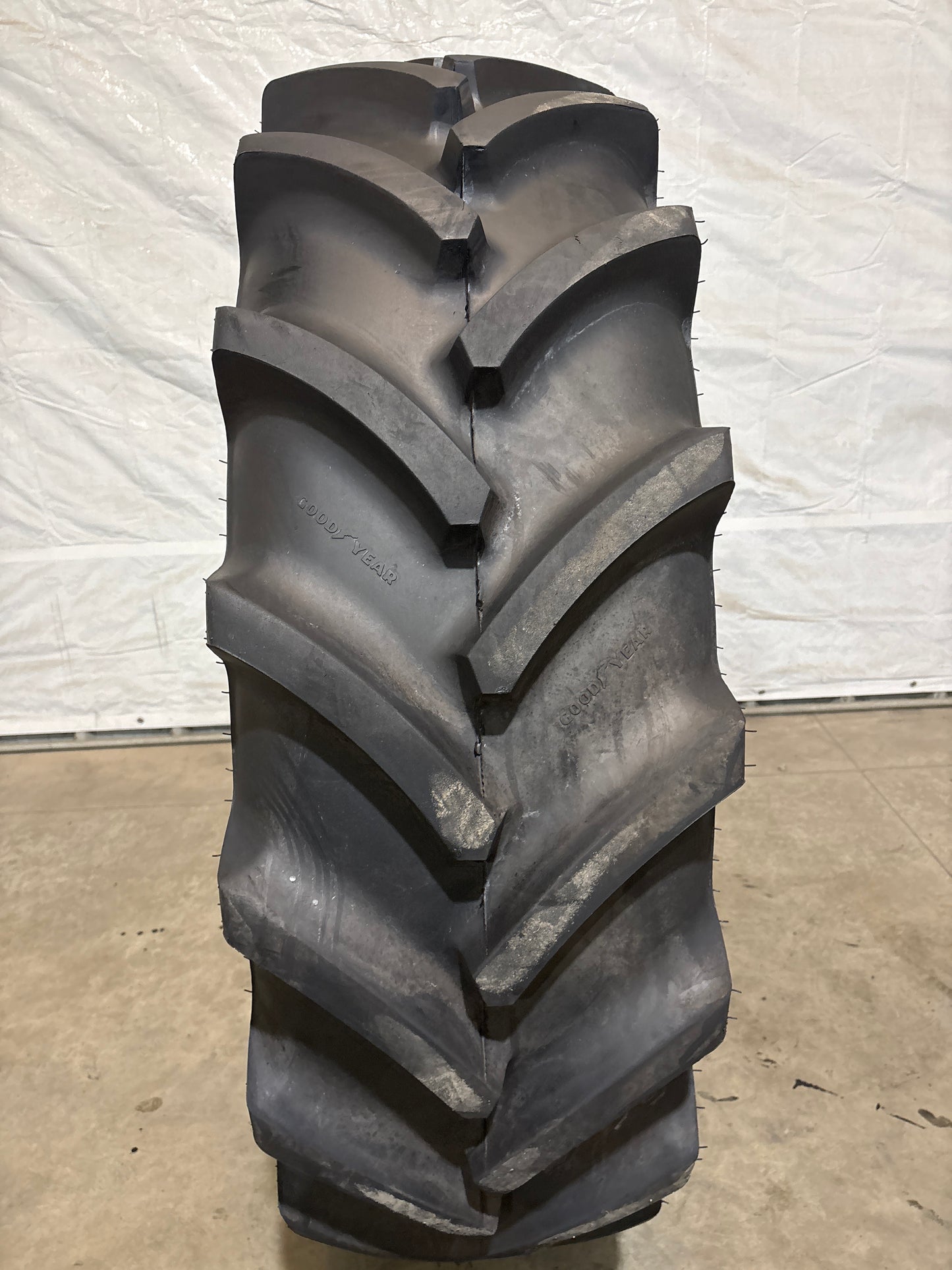 460/85R34 (18.4R34) GOODYEAR OPTI TRACT TL #5661