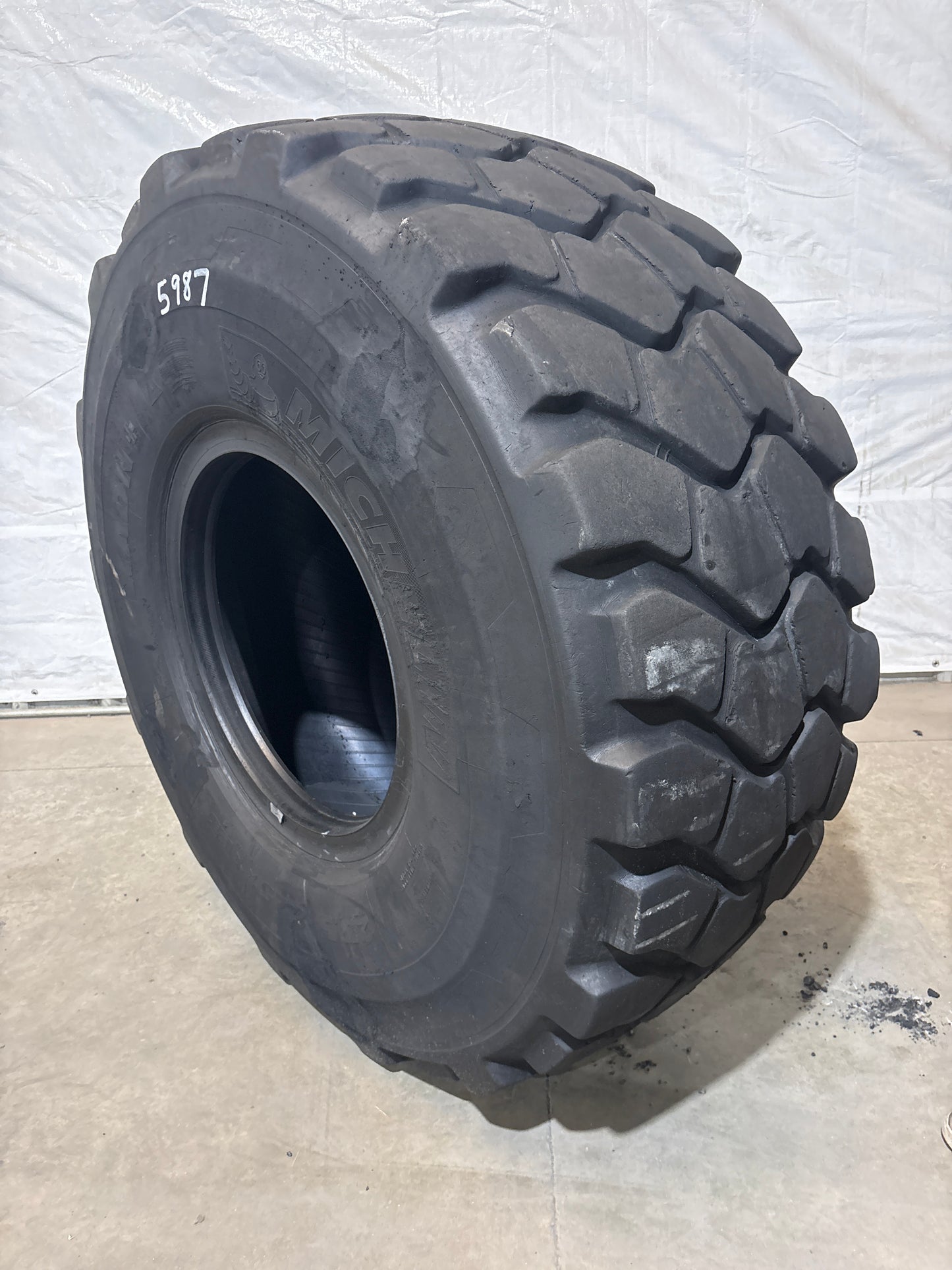 23.5R25 MICHELIN XADN+ #5987