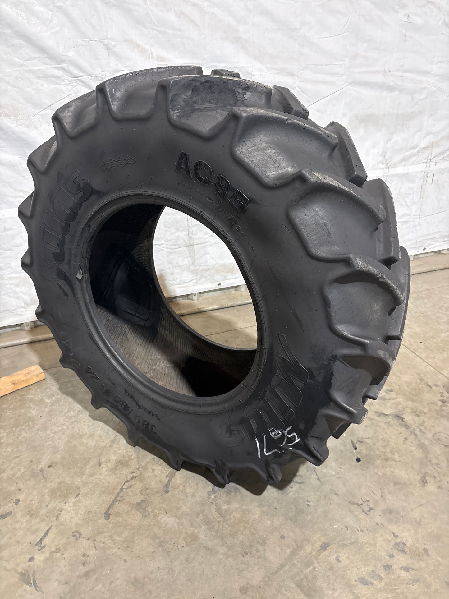 380/85R24 (14.9R24) MITAS AC85 #5671