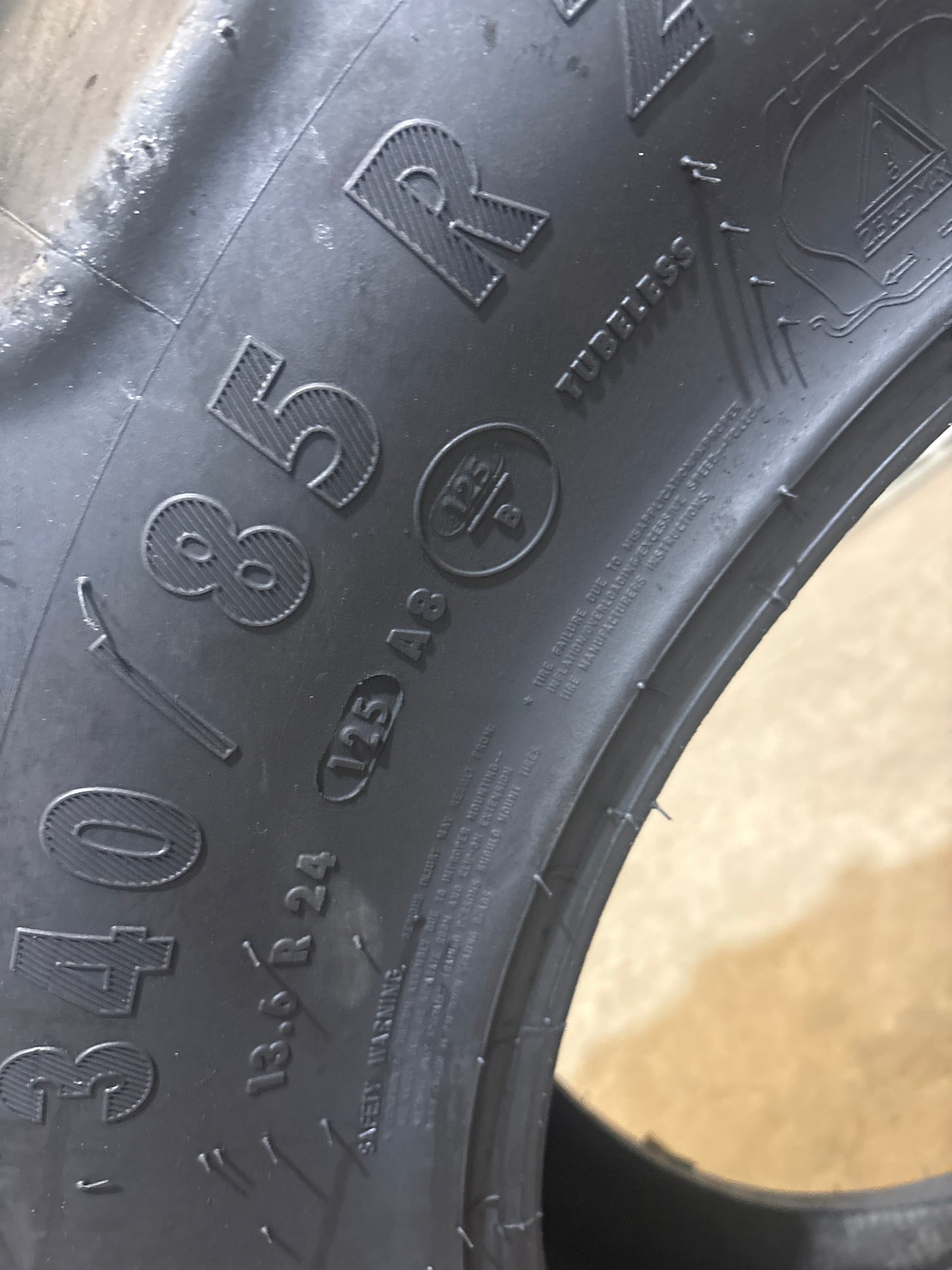 340/85R24 (13.6R24) MITAS AC 85 #7093