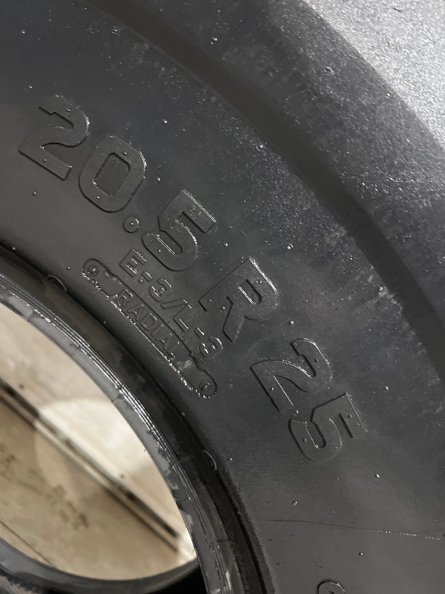 20.5R25 TITAN MXL #5506