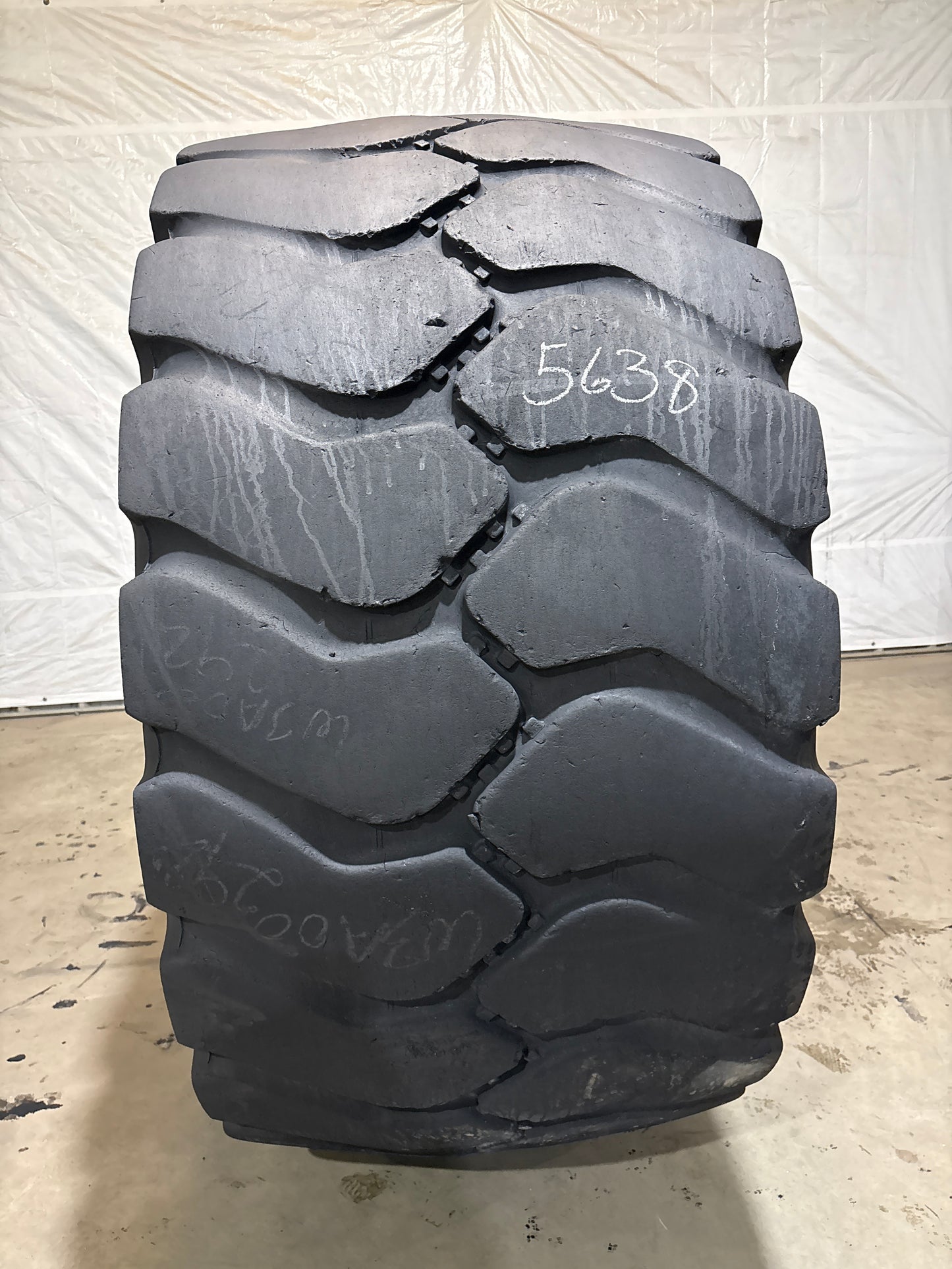 35/65R33 BRIDGESTONE V-STEEL N TRACTION #5638