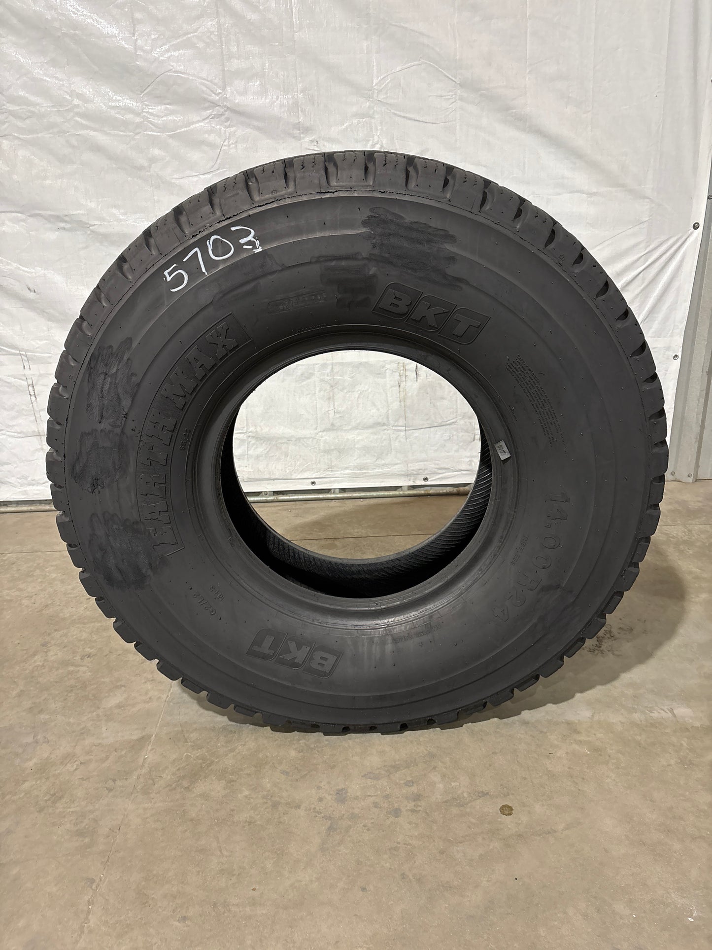 14.00R24 BKT EARTHMAX SR-22 MOTOR GRADER TIRE #5703