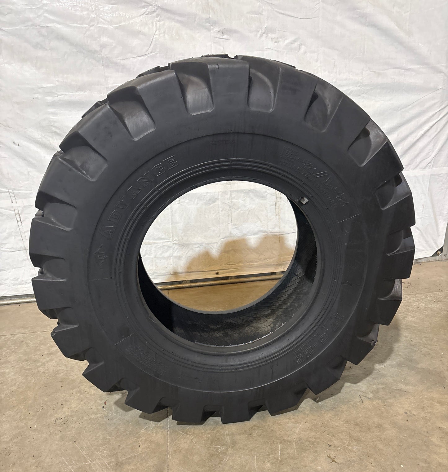 17.5-25 ADVANCE TRACTION REGULAR #5913