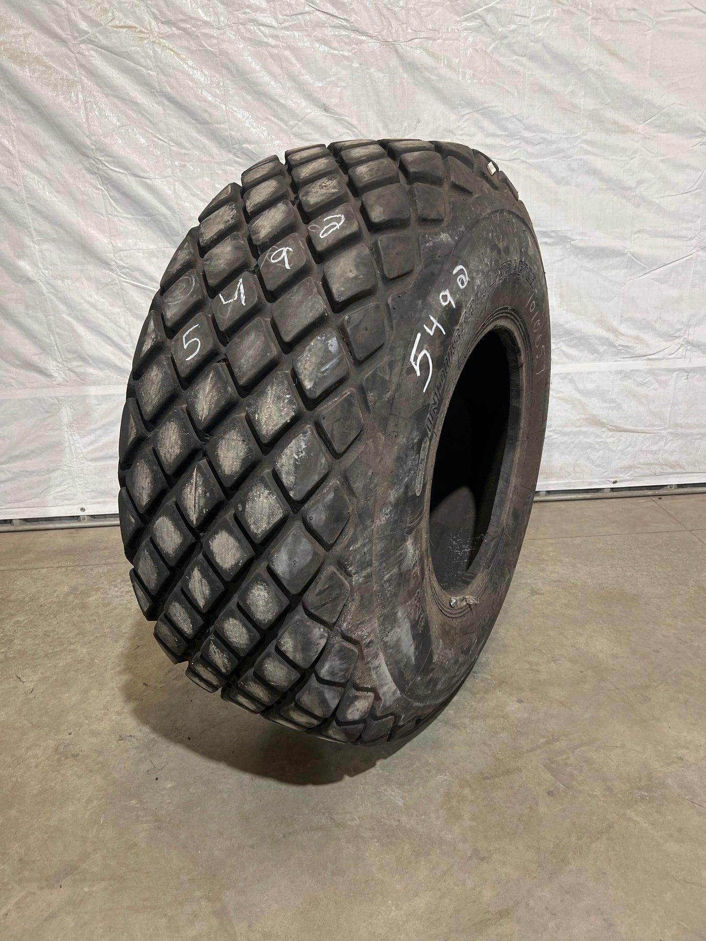 23.1-26 TRIANGLE INDUSTRIAL TRACTION #5492