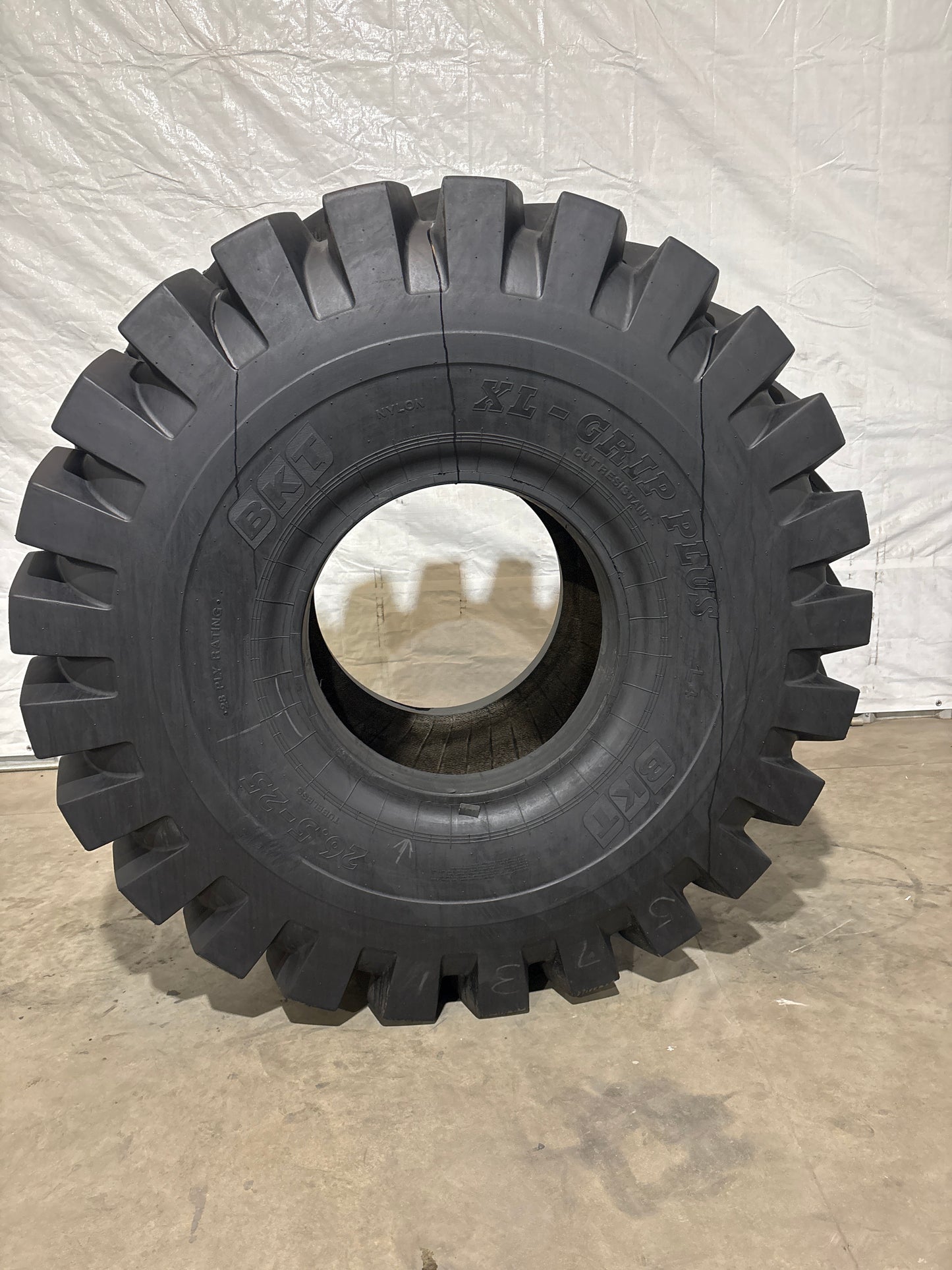 26.5-25 BKT XL-GRIP PLUS #5731