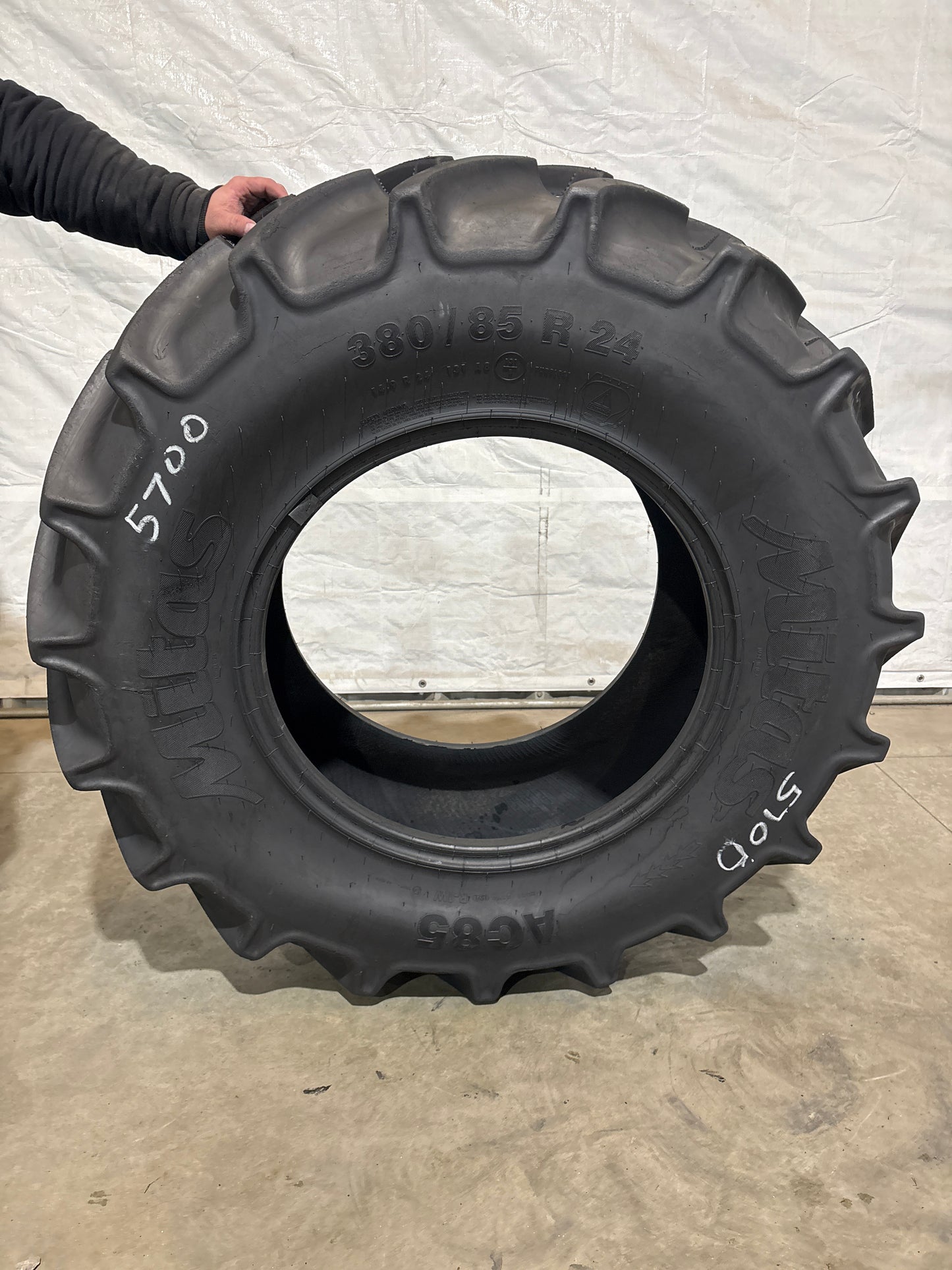 380/85R24 (14.9R24) MITAS AC85 #5700