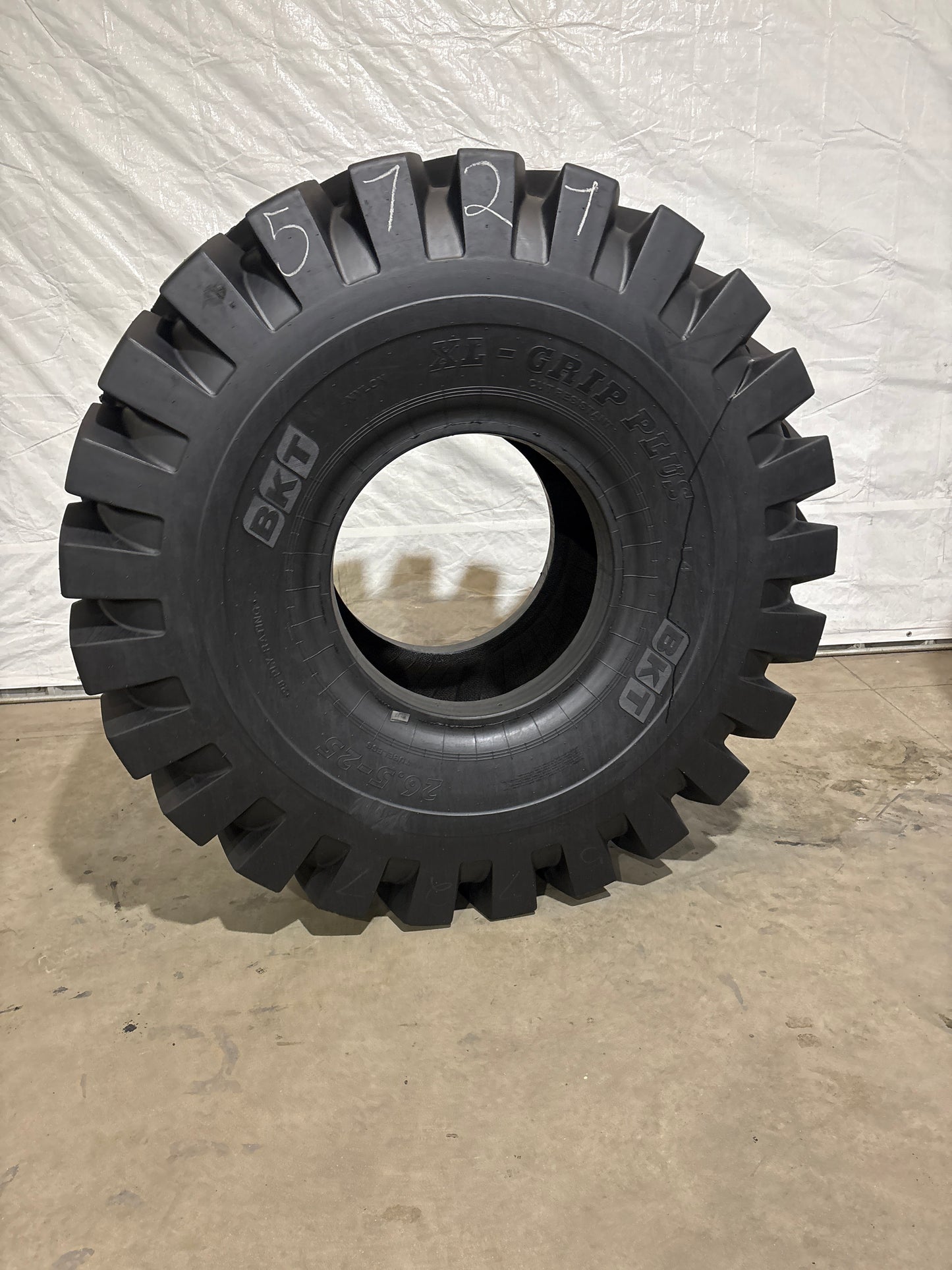 26.5-25 BKT XL-GRIP PLUS #5727