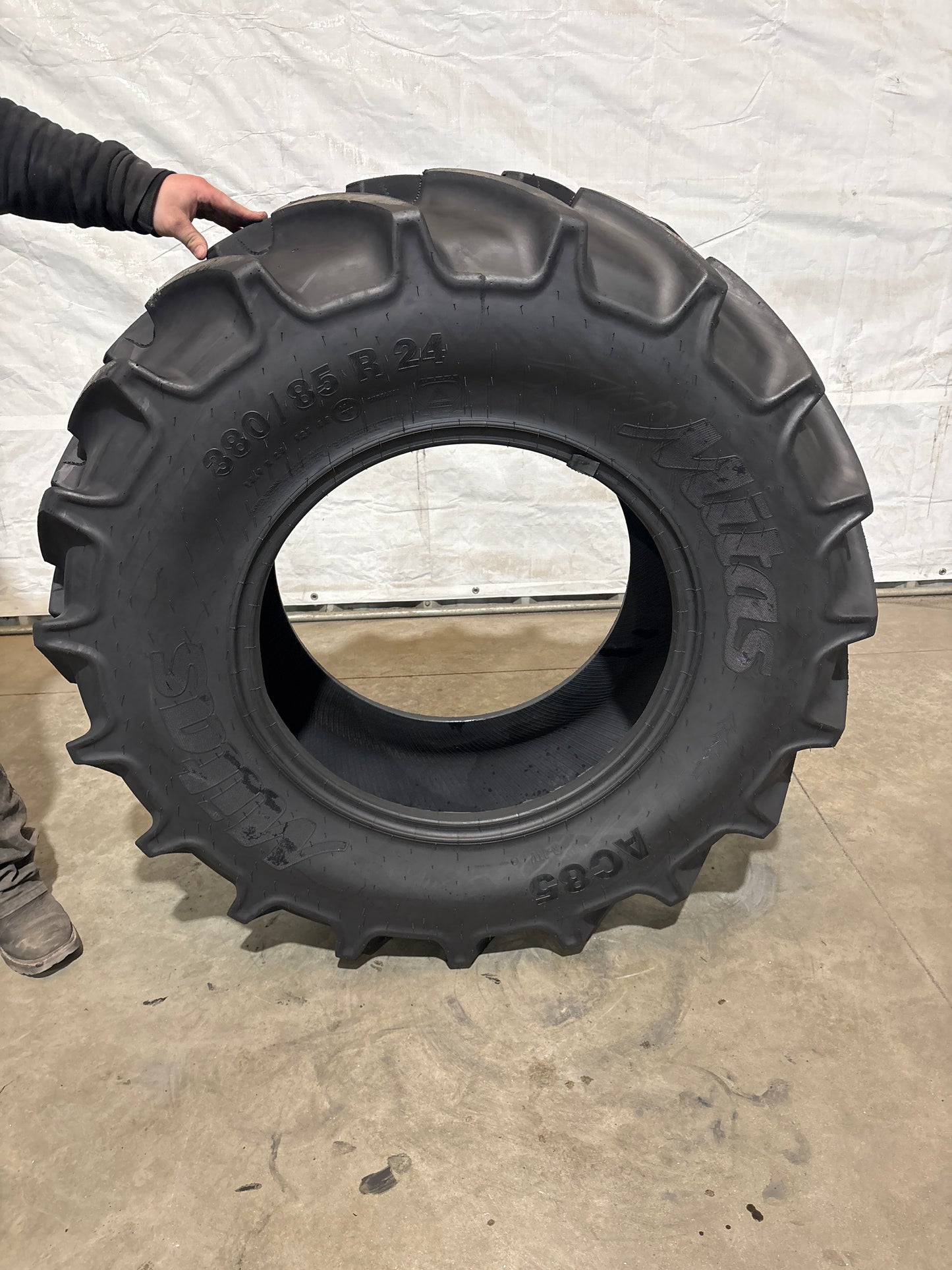 380/85R24 (14.9R24) MITAS AC85 #5700