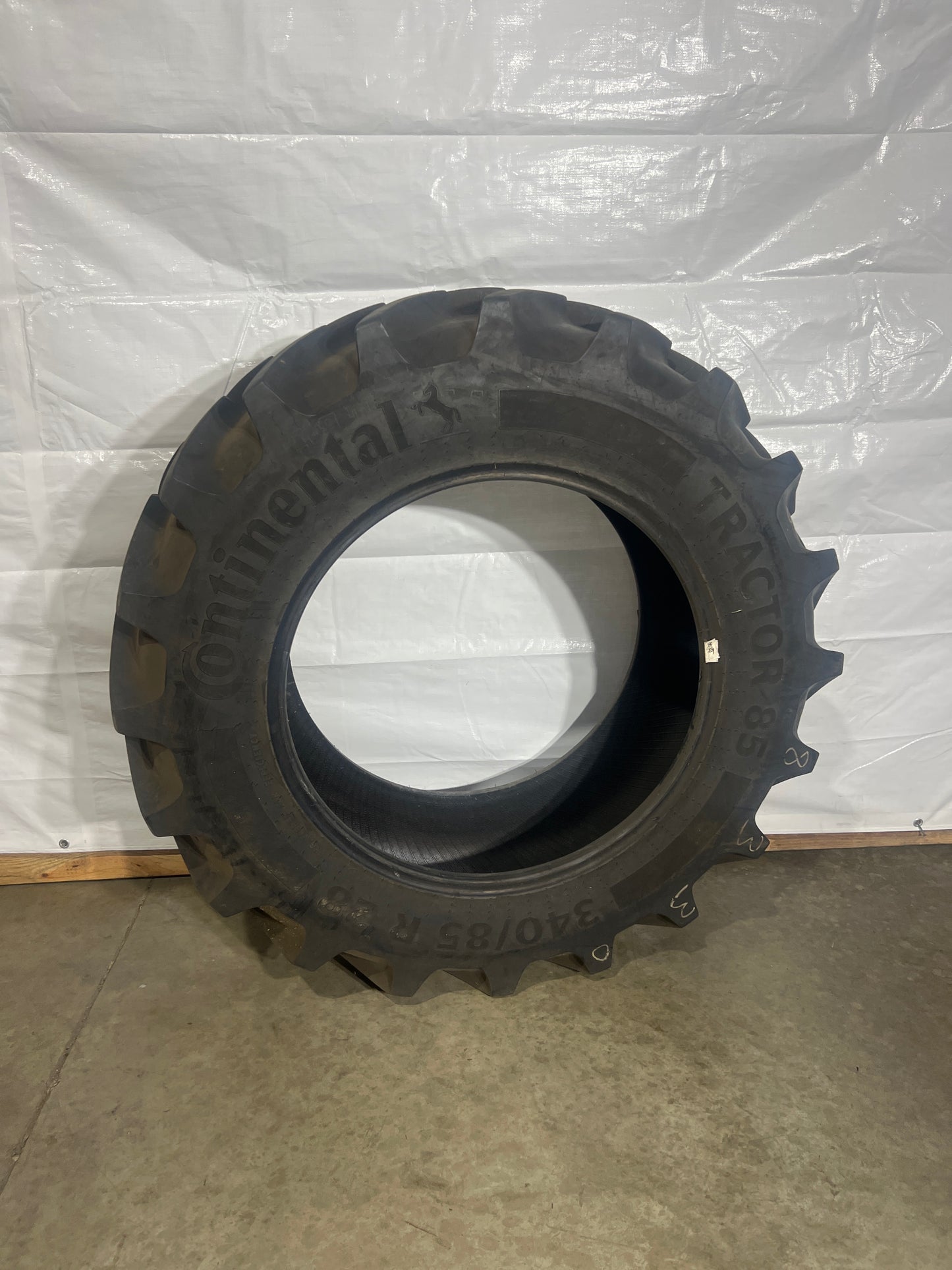 340/85R28 CONTINENTAL TRACTOR 85