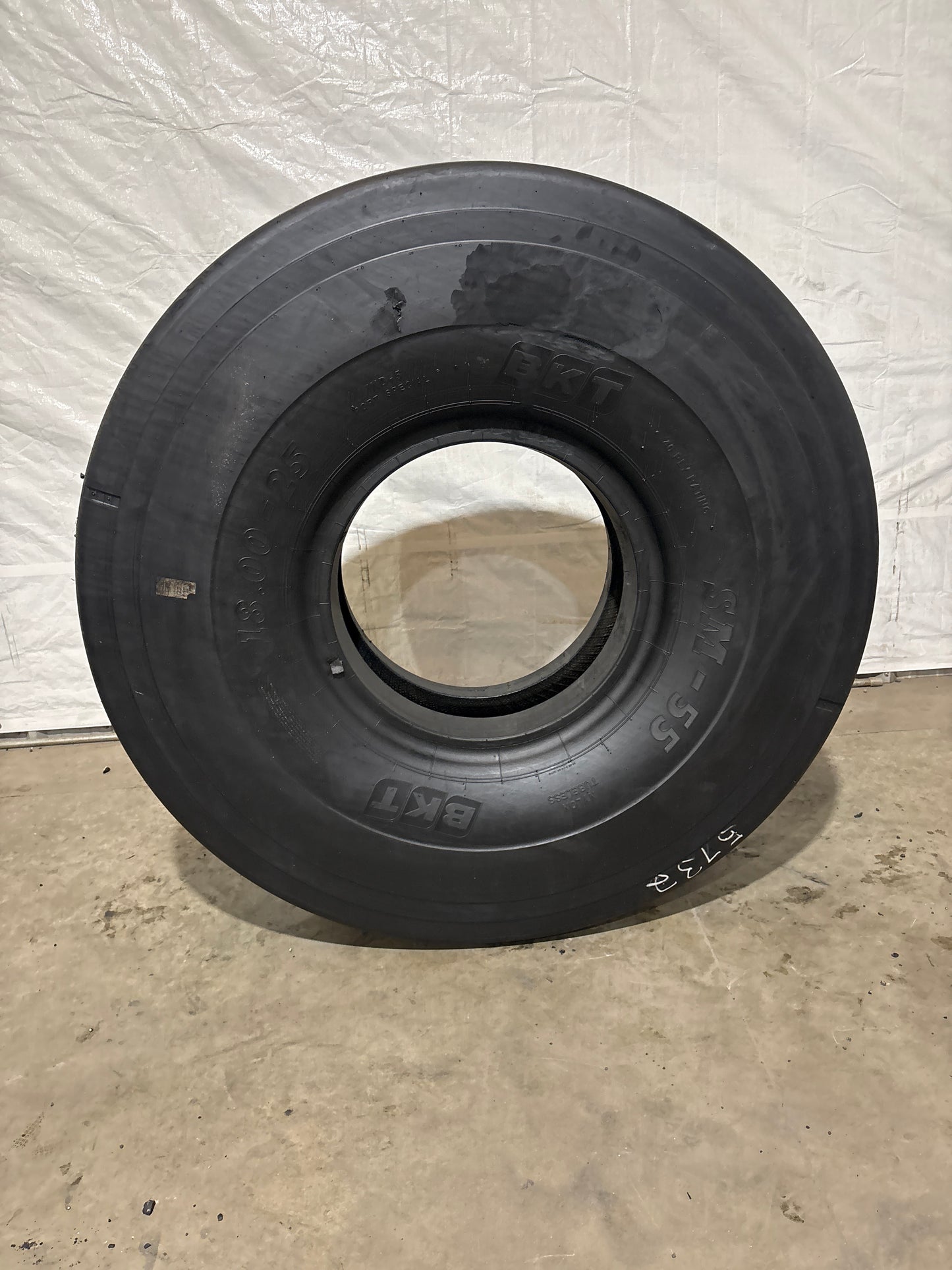 18.00-25 BKT SM-55 IND-5 PORT SPECIAL 40 PLY TIRE #5732