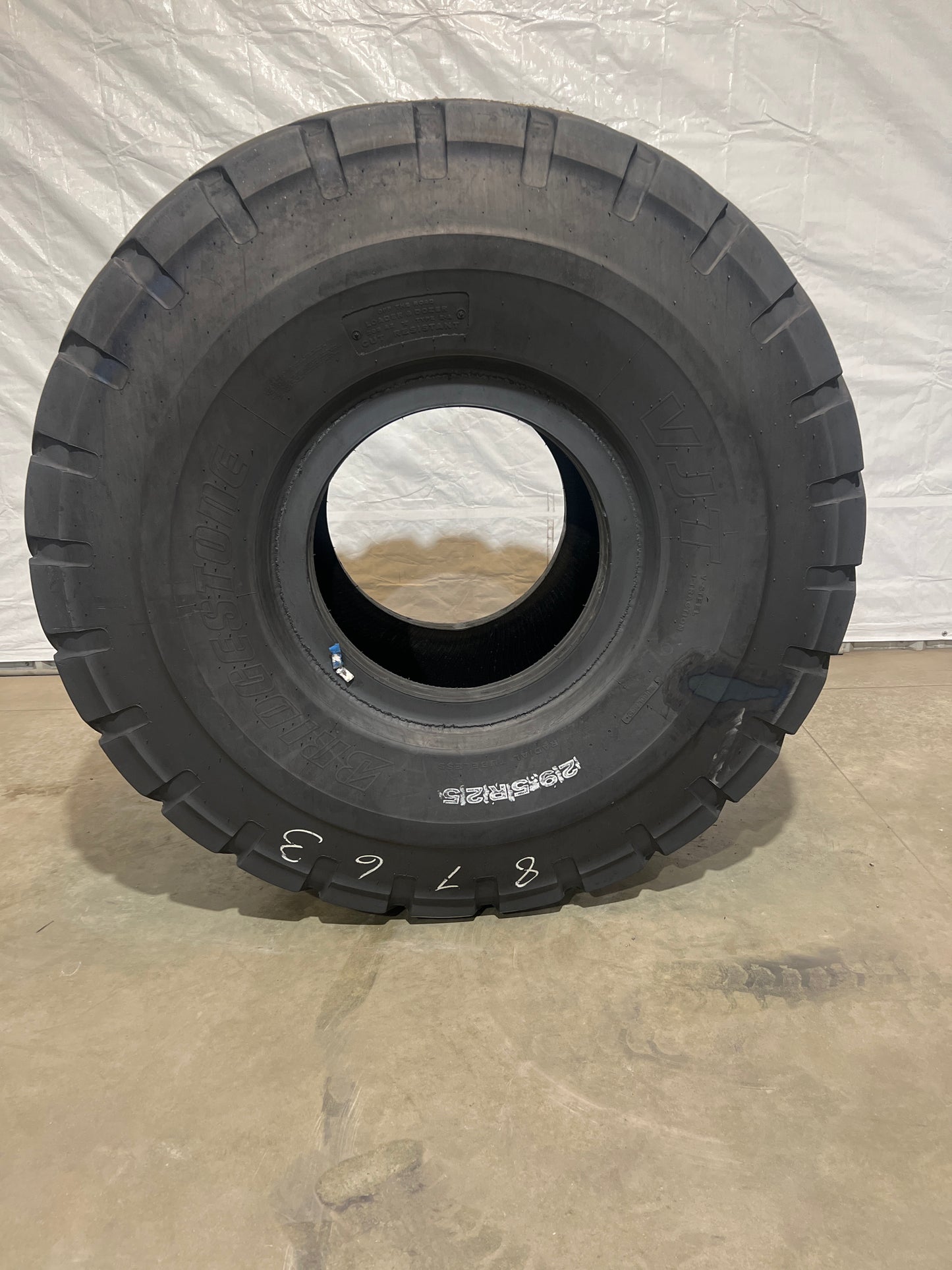 29.5R25 BRIDGESTONE V-STEEL J-TRACTION(VJT) #8763