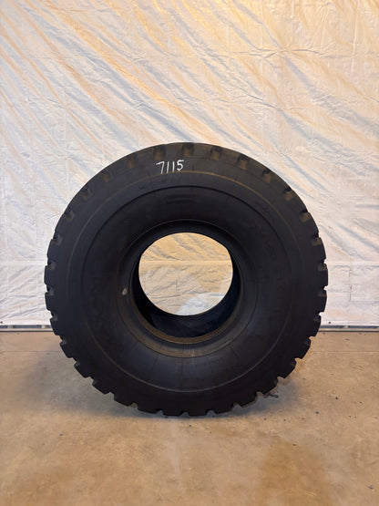 23.5R25 MAXAM MS-301 #7115