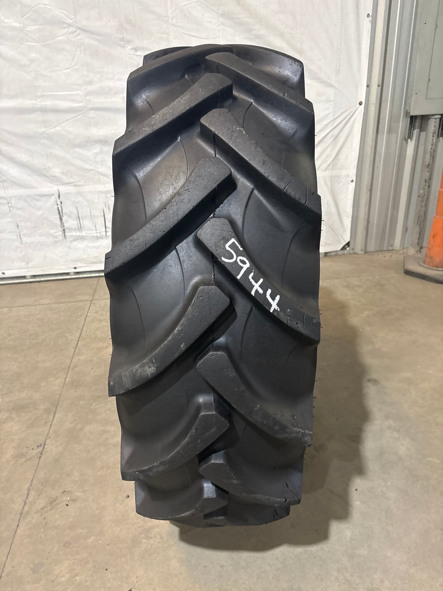 16.9-28 GALAXY AGRI TRAC II #5944