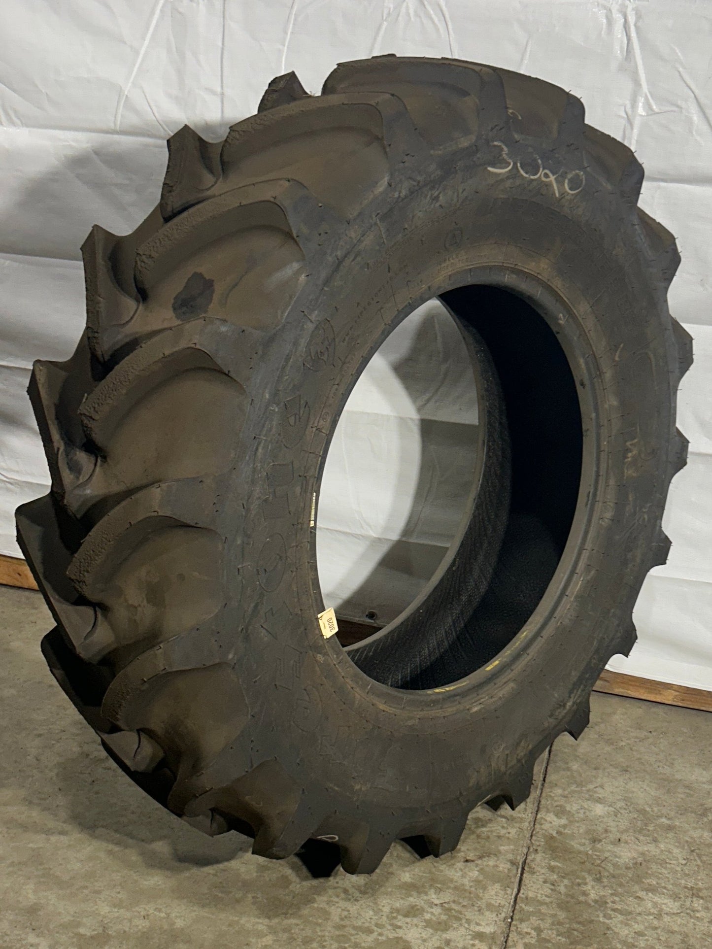 340/85R24 (13.6R24) FIRESTONE PERFORMER 85