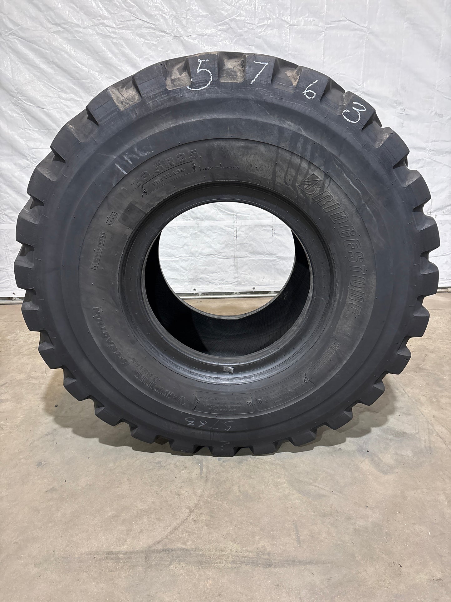 23.5R25 BRIDGESTONE V-STEEL L-TRACTION #5763