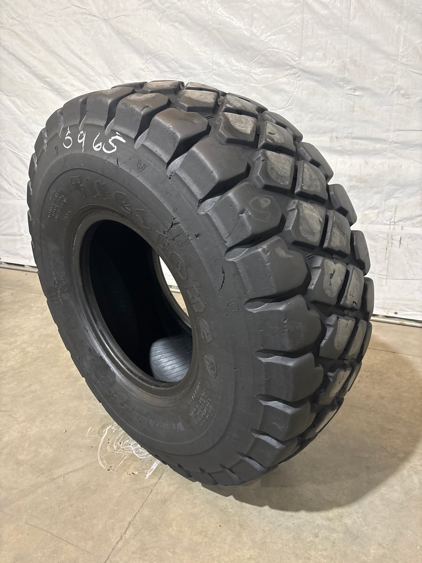 20.5R25 FIRESTONE VERSA BUILT AP #5965