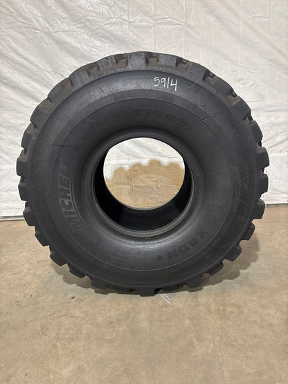 23.5R25 MICHELIN XADN+ #5914