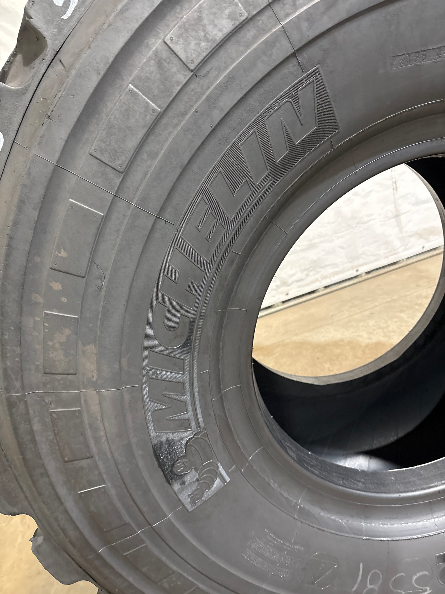 23.5R25 MICHELIN XHA2 #5581