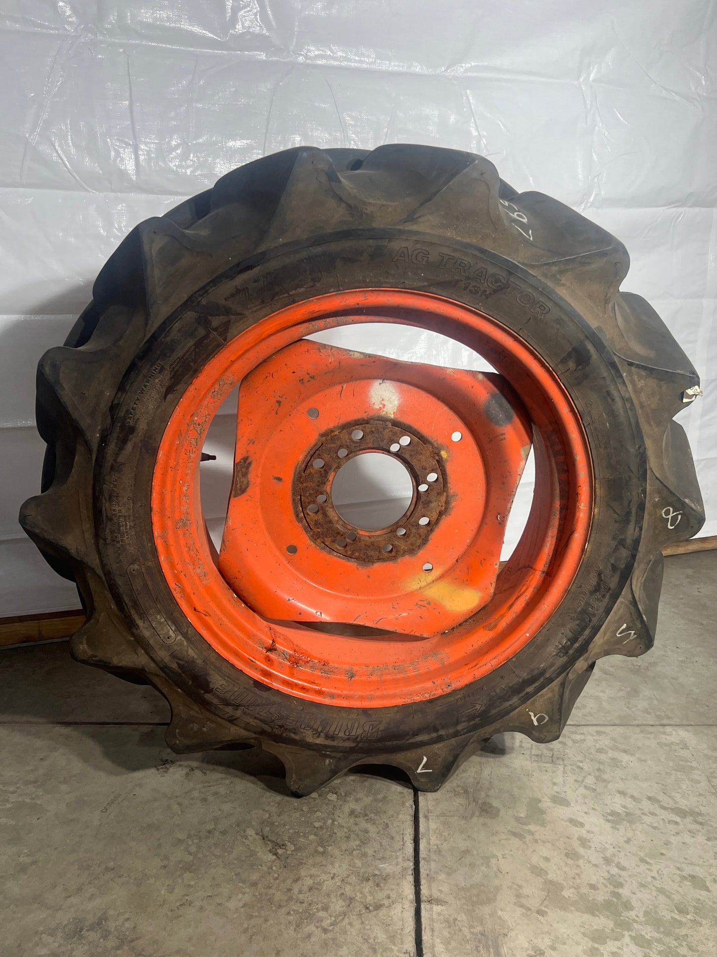 9.5-24 BRIDGESTONE AG TRACTOR T13