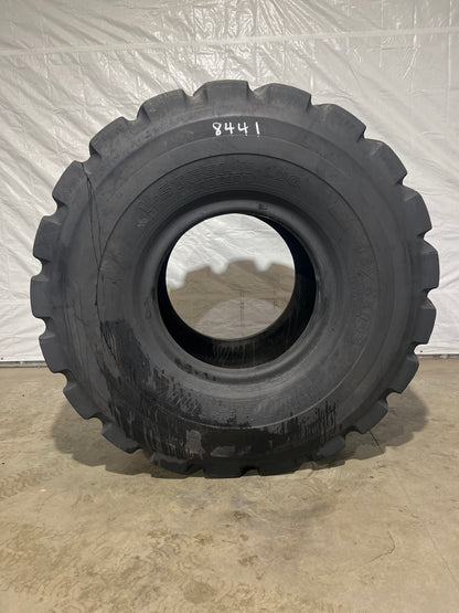 35/65R33 BRIDGESTONE V-STEEL N-LUG (VSNL)