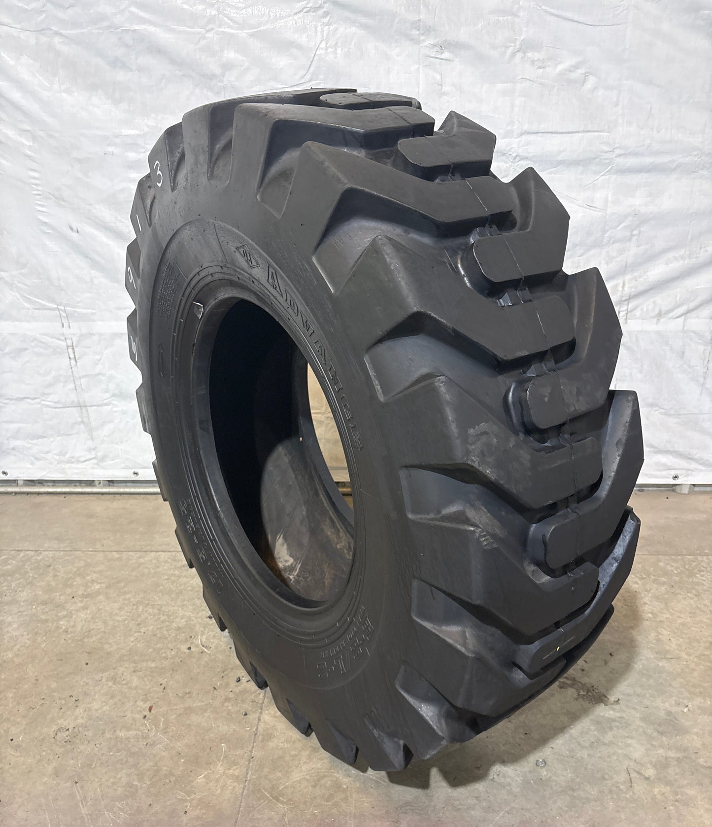 17.5-25 ADVANCE TRACTION REGULAR #5913
