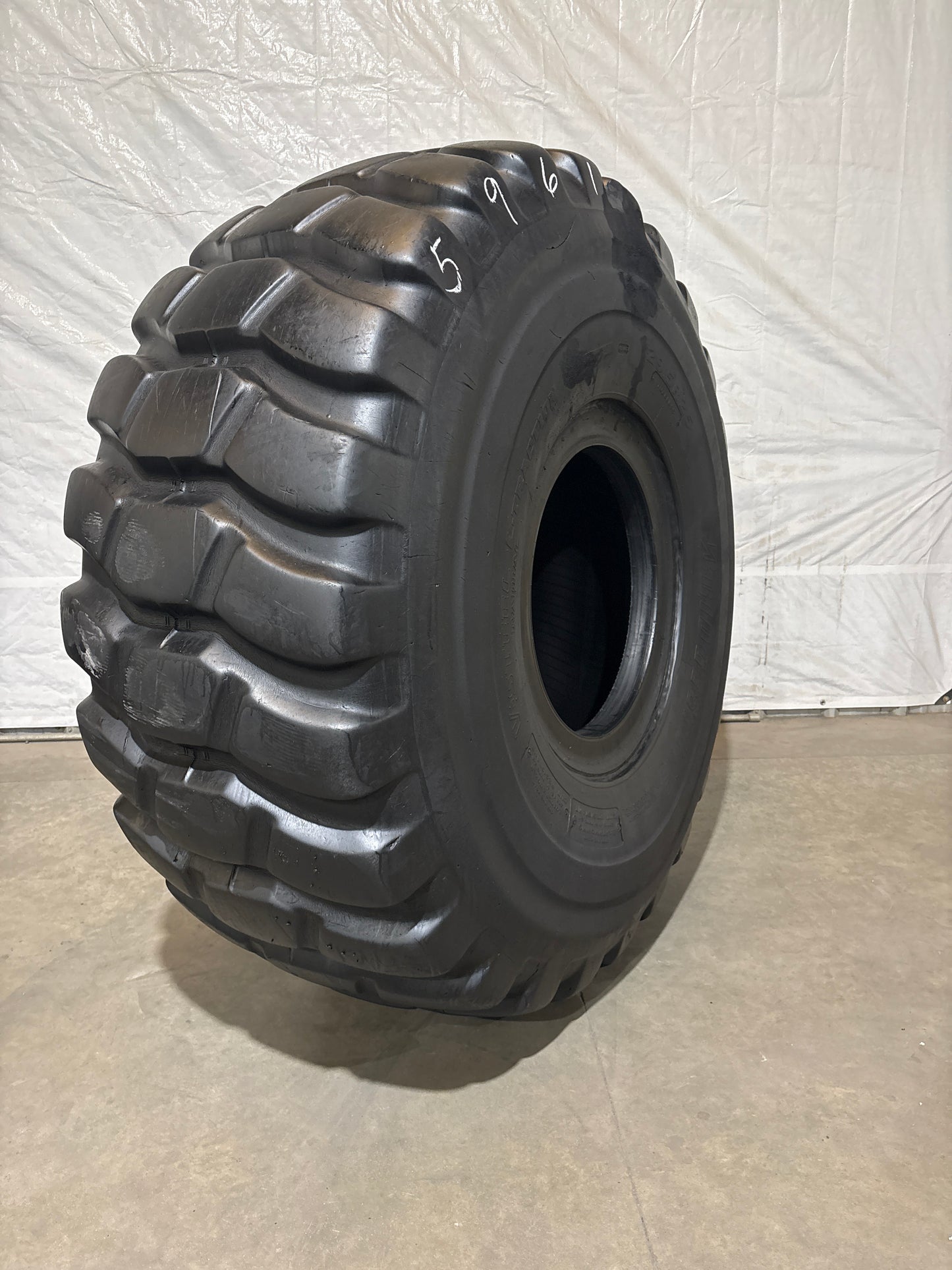 29.5R25 BRIDGESTONE V-STEEL L TRACTION #5961
