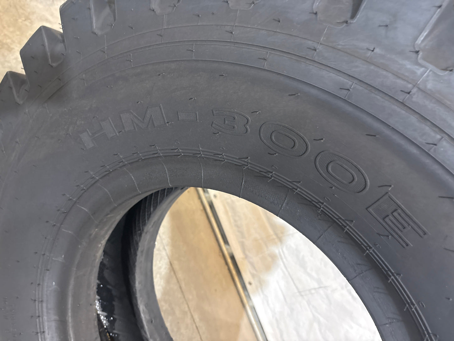 14.00-24 GALAXY HM-300E 28 PLY #7031