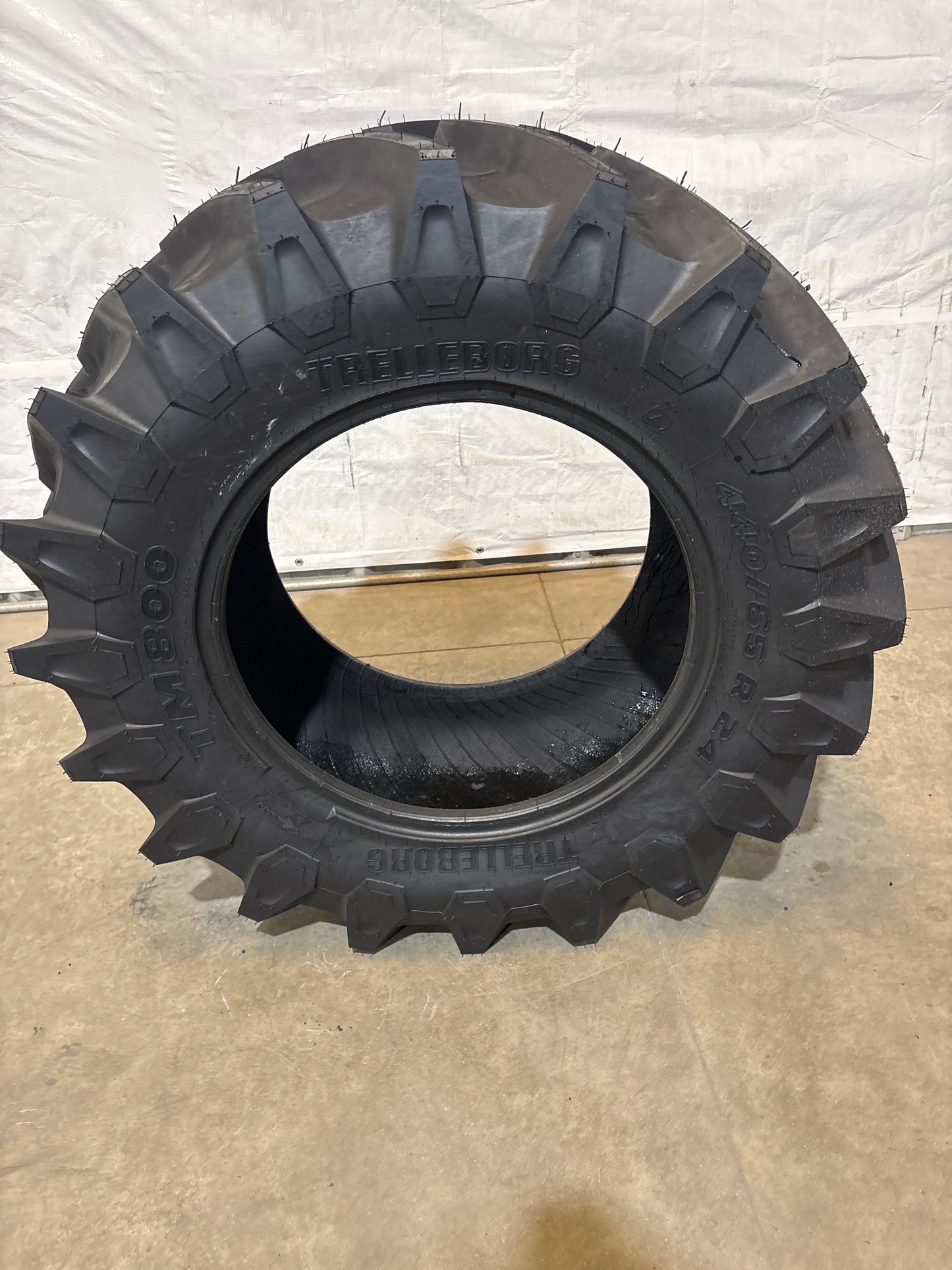 440/65R24 TRELLEBORG TM800 #3641