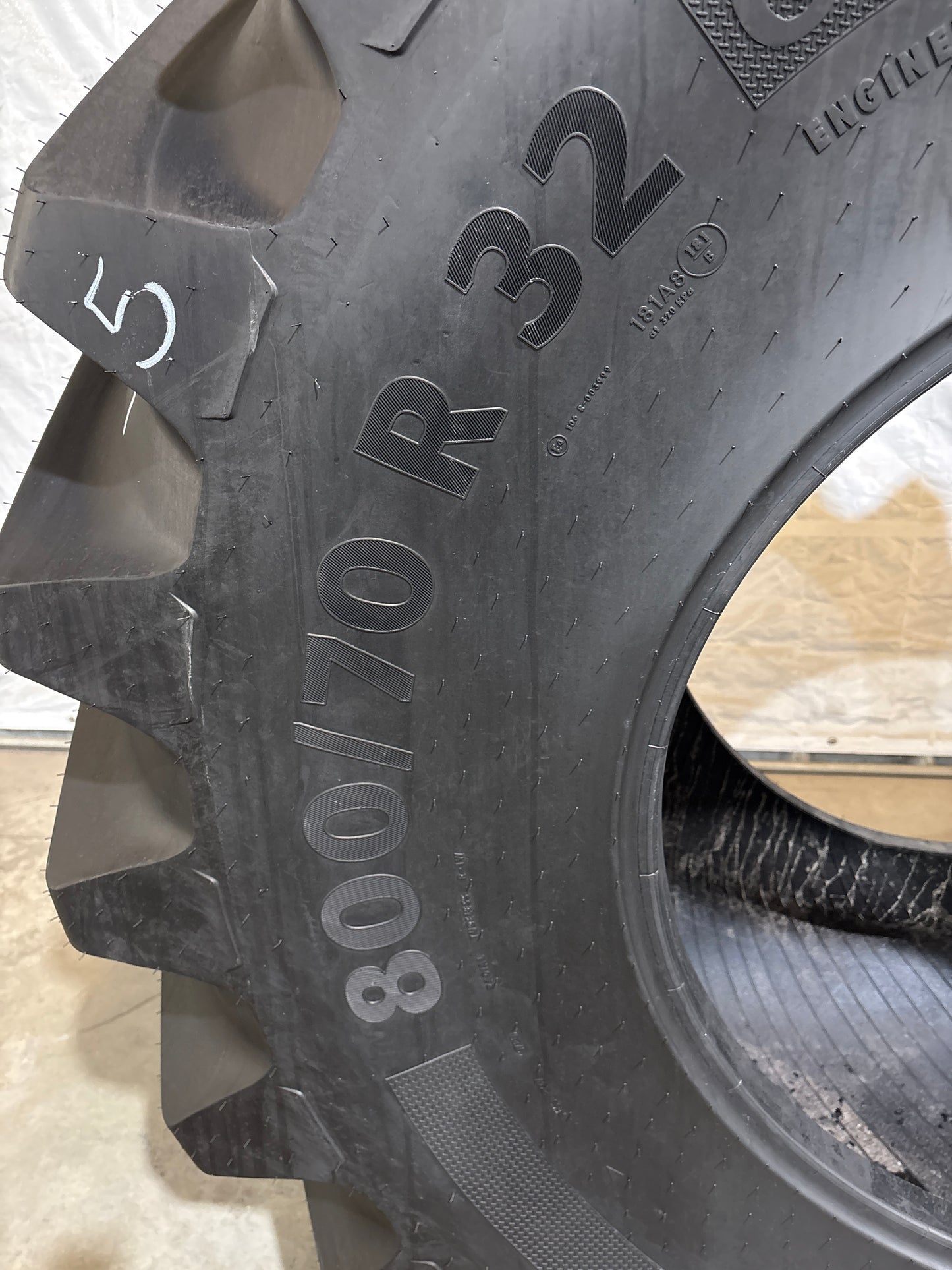 USED 800/70R32 CONTINENTAL COMBINE MASTER #5627
